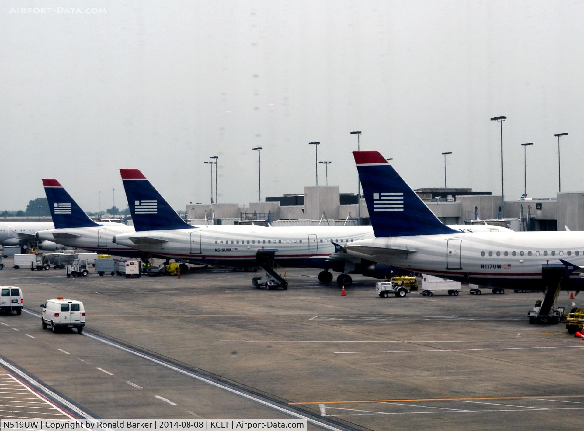 N519UW, 2009 Airbus A321-231 C/N 3881, At the gate CLT