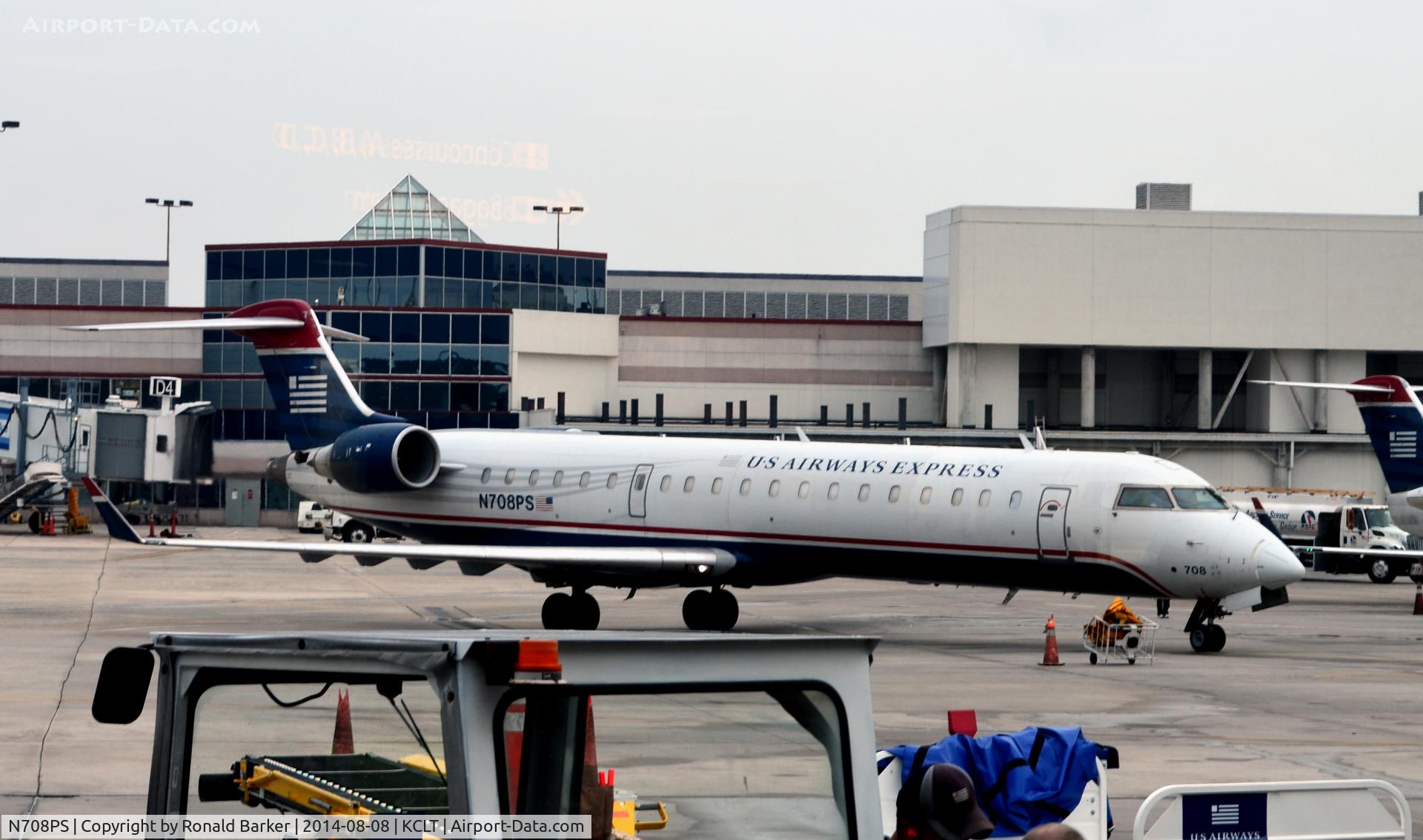 N708PS, 2004 Bombardier CRJ-701 (CL-600-2C10) Regional Jet C/N 10160, Taxi CLT