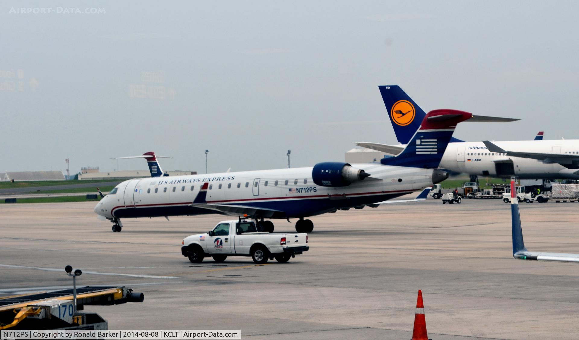 N712PS, 2004 Bombardier CRJ-701 (CL-600-2C10) Regional Jet C/N 10168, Taxi CLT