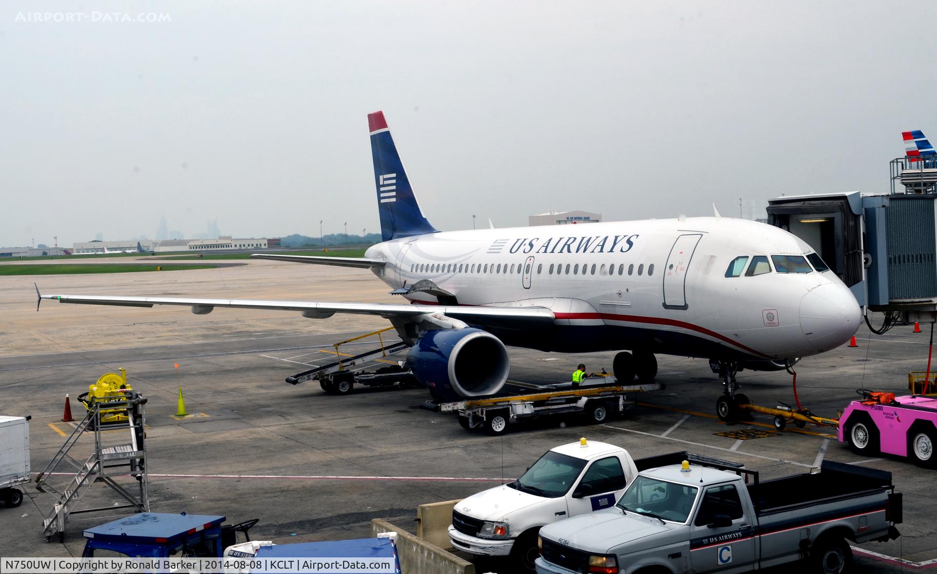 N750UW, 2000 Airbus A319-112 C/N 1315, At the gate CLT
