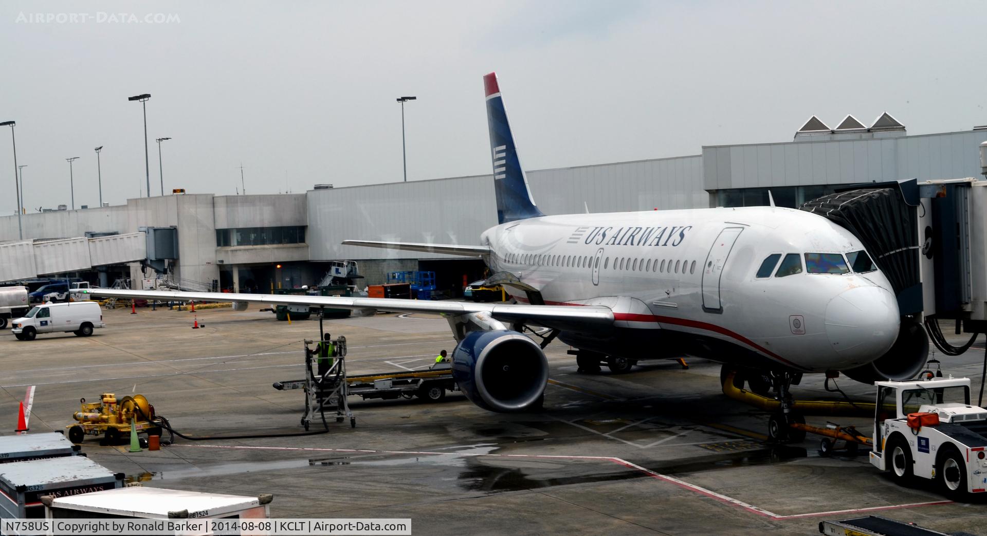 N758US, 2000 Airbus A319-112 C/N 1348, At the gate CLT