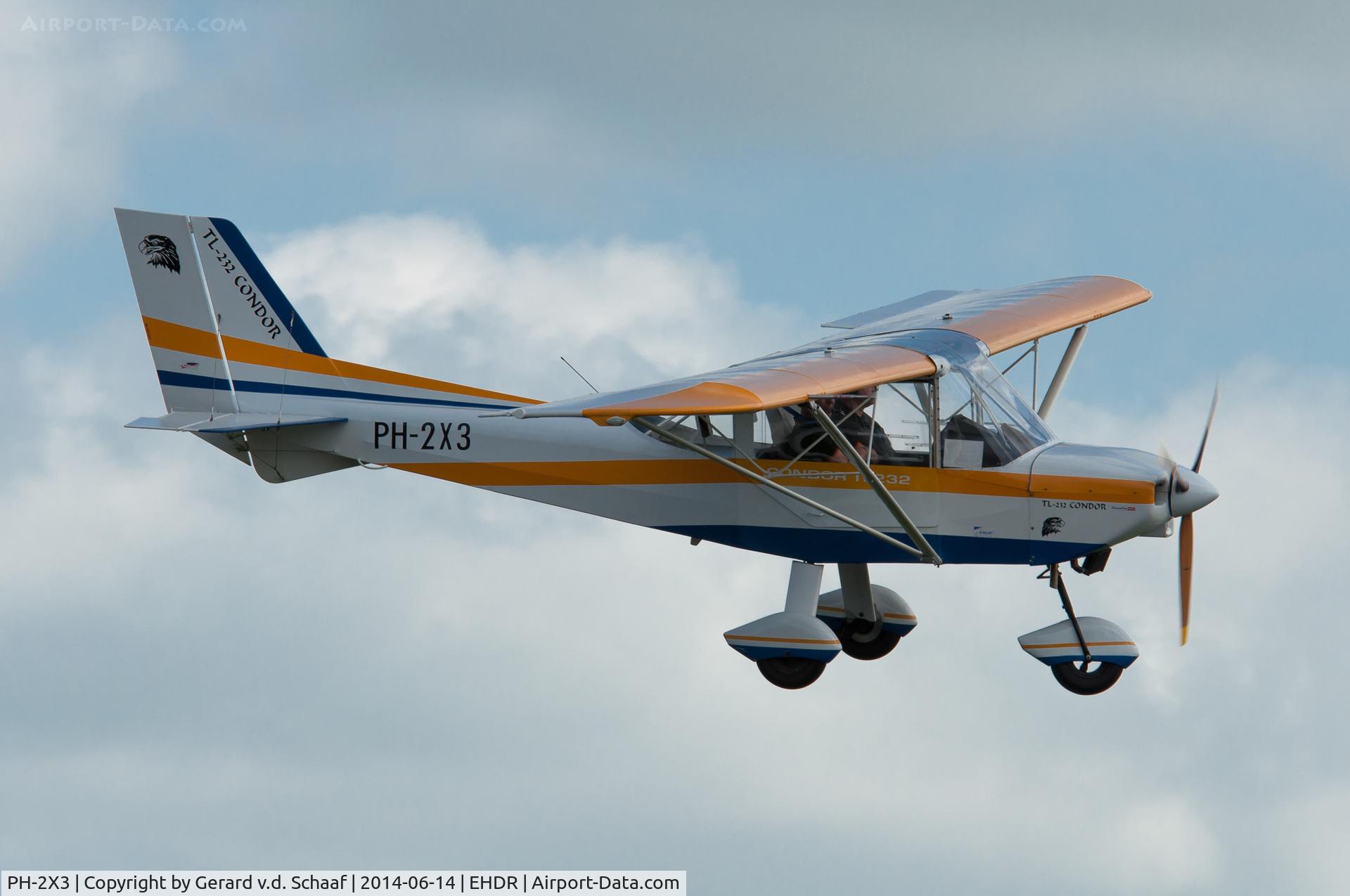 PH-2X3, TL Ultralight TL-232 Condor C/N 96C12, Drachten. June 2014
