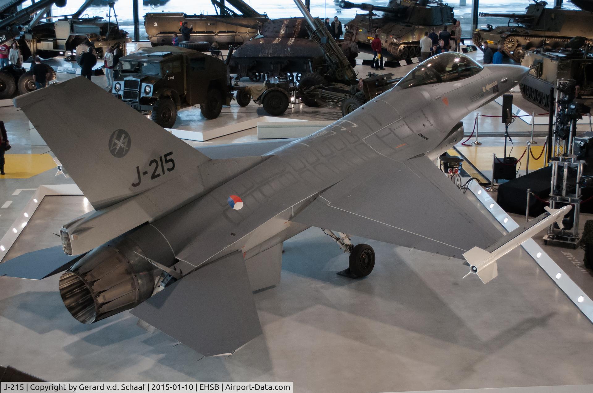 J-215, 1980 Fokker F-16A Fighting Falcon C/N 6D-4, Militair Museum Soesterberg, Januari 2015