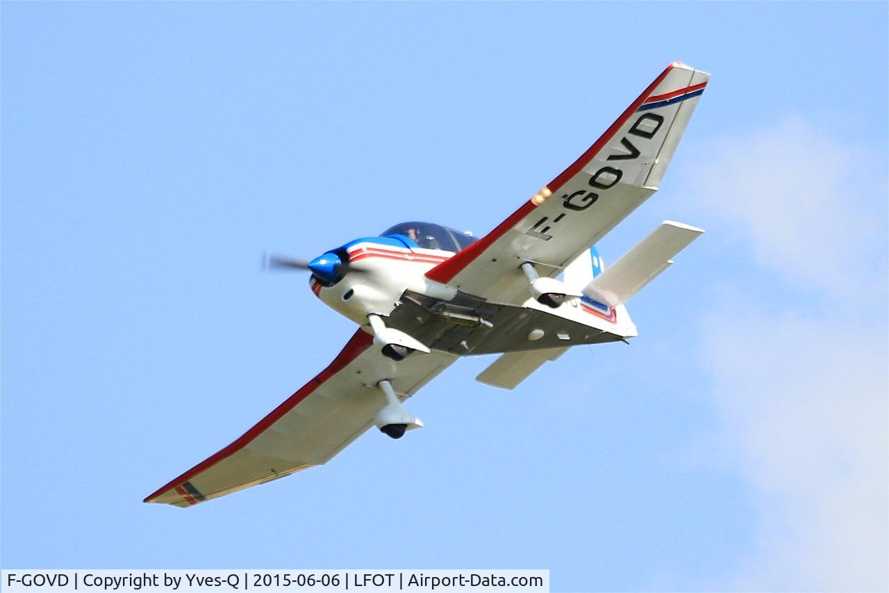 F-GOVD, Robin DR-400-180 Regent Regent C/N 2106, Robin DR-400-180, Lining up prior landing rwy 02, Tours Air Base 705 (LFOT-TUF) Air show 2015