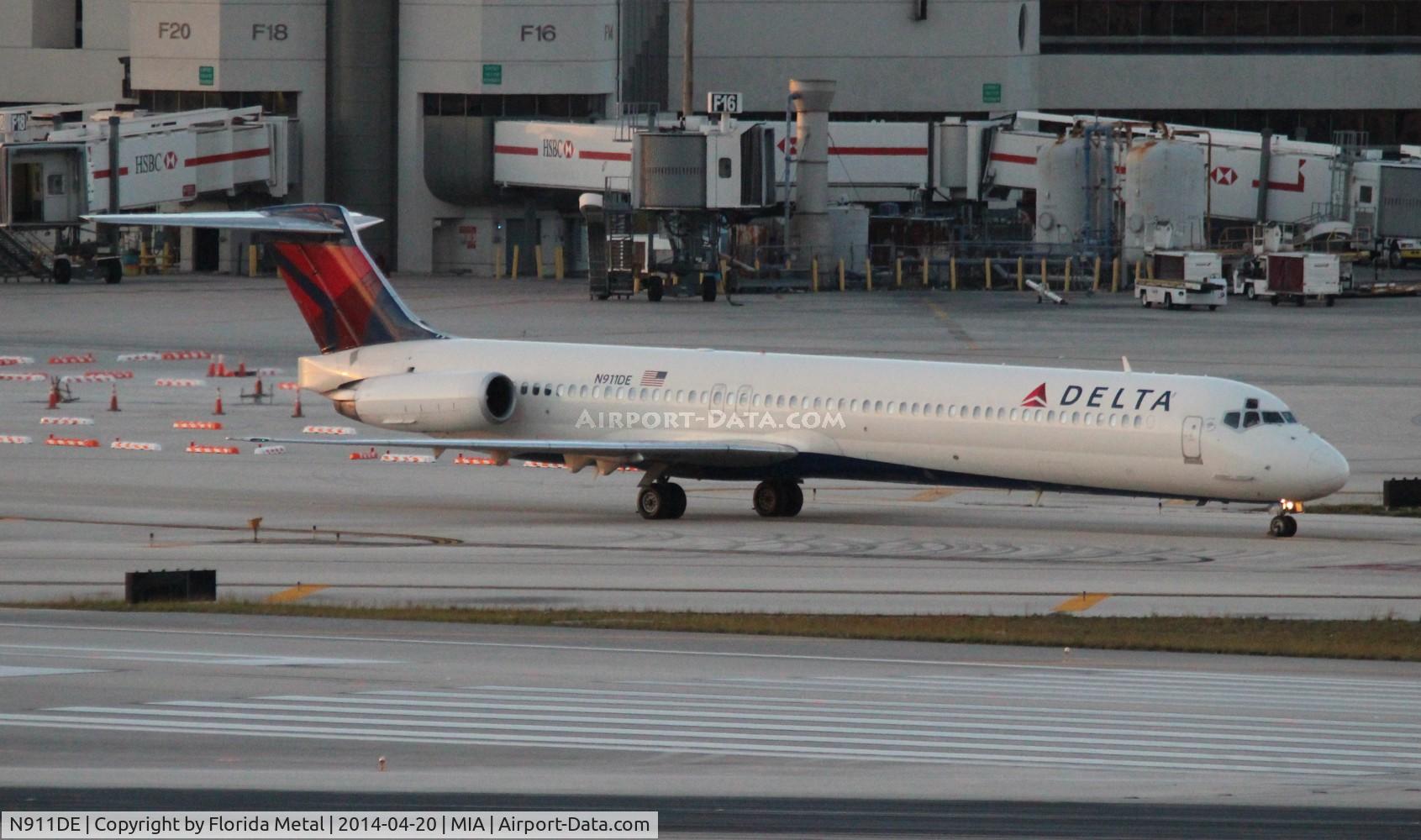 N911DE, 1992 McDonnell Douglas MD-88 C/N 49967, Delta