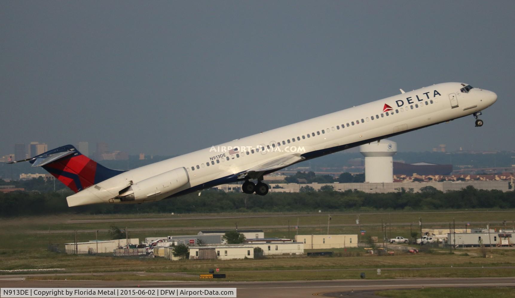 N913DE, 1993 McDonnell Douglas MD-88 C/N 49956, Delta