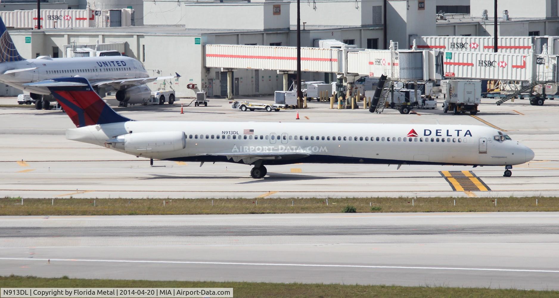 N913DL, 1988 McDonnell Douglas MD-88 C/N 49544, Delta MD-88