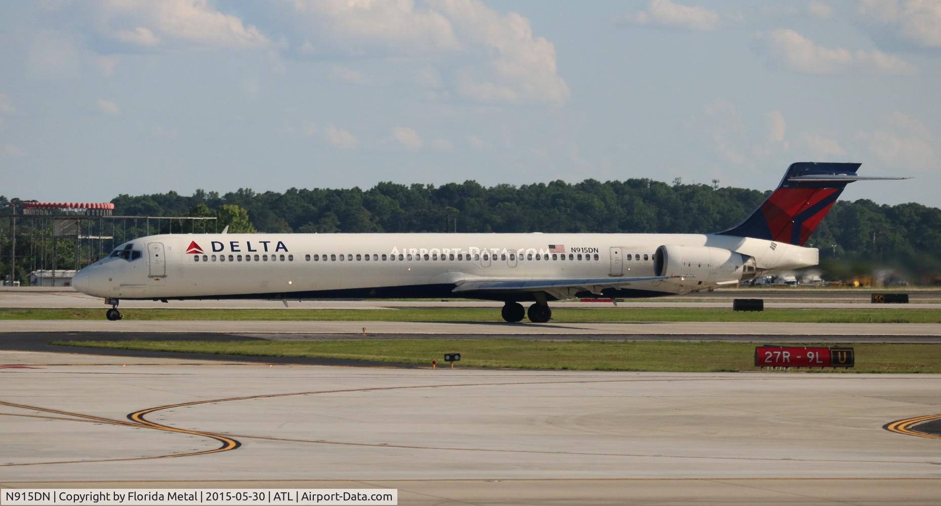 N915DN, 1996 McDonnell Douglas MD-90-30 C/N 53395, Delta