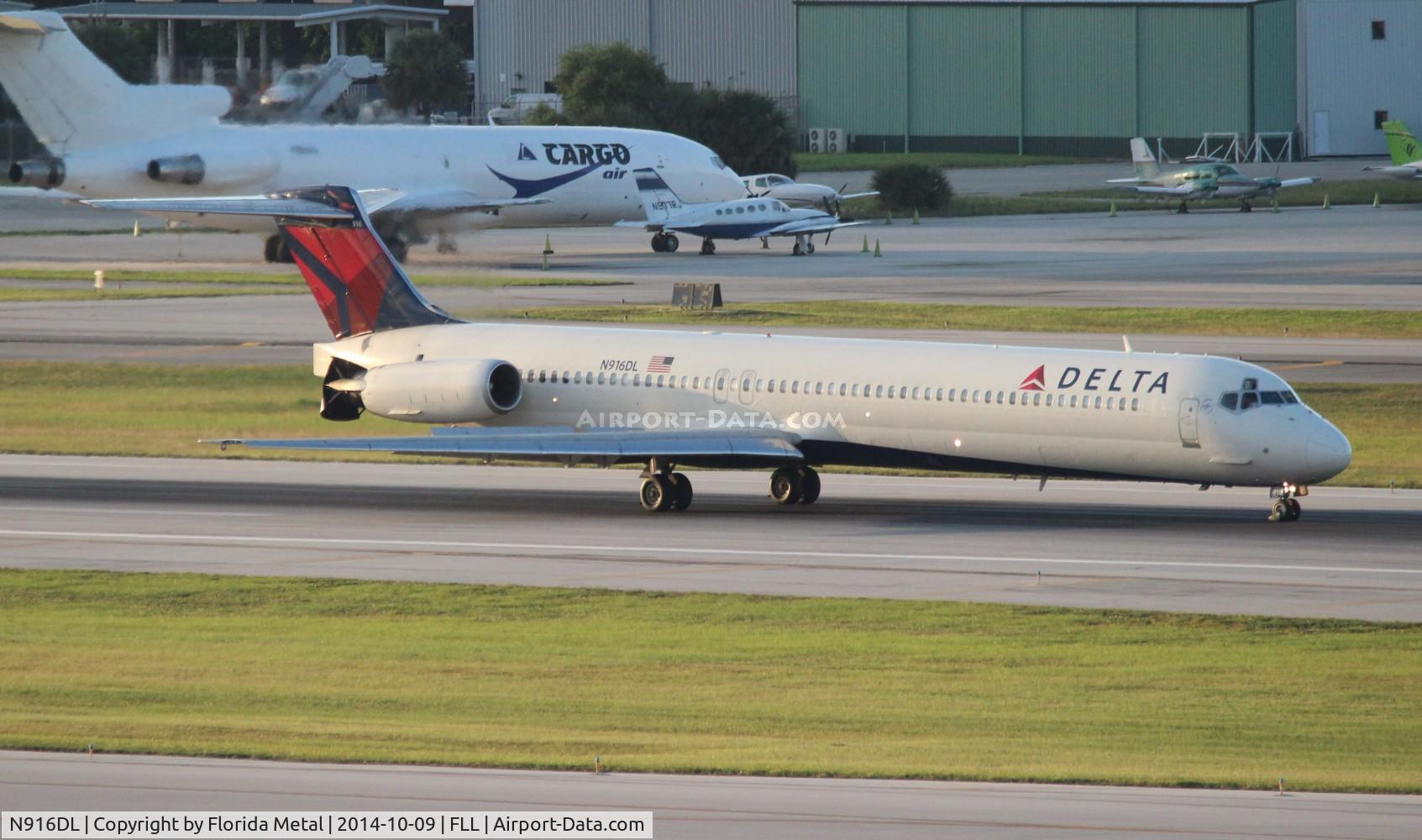N916DL, 1988 McDonnell Douglas MD-88 C/N 49591, Delta