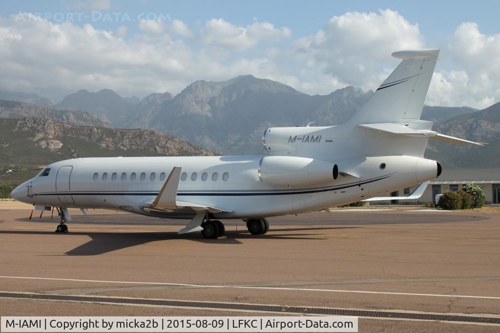 M-IAMI, 2014 Dassault Falcon 7X C/N 230, Parked