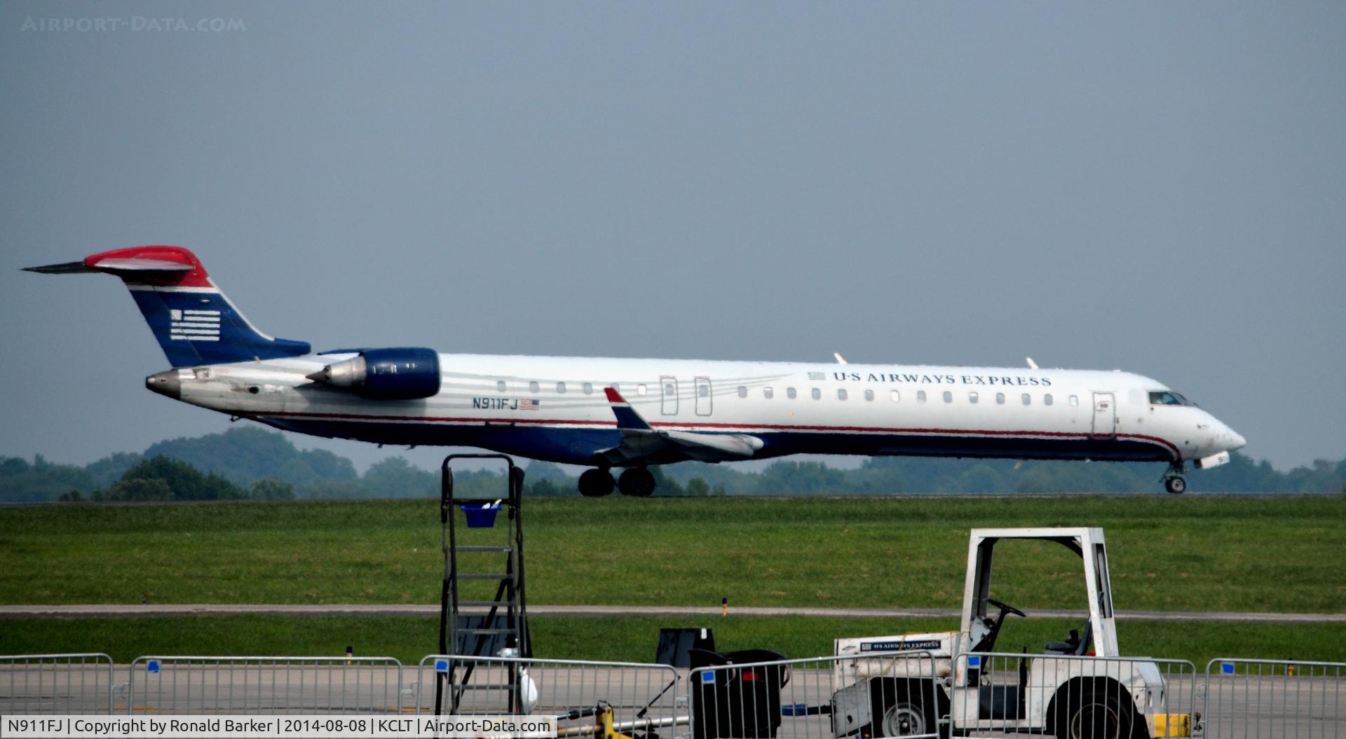 N911FJ, 2003 Bombardier CRJ-900ER (CL-600-2D24) C/N 15011, Takeoff CLT
