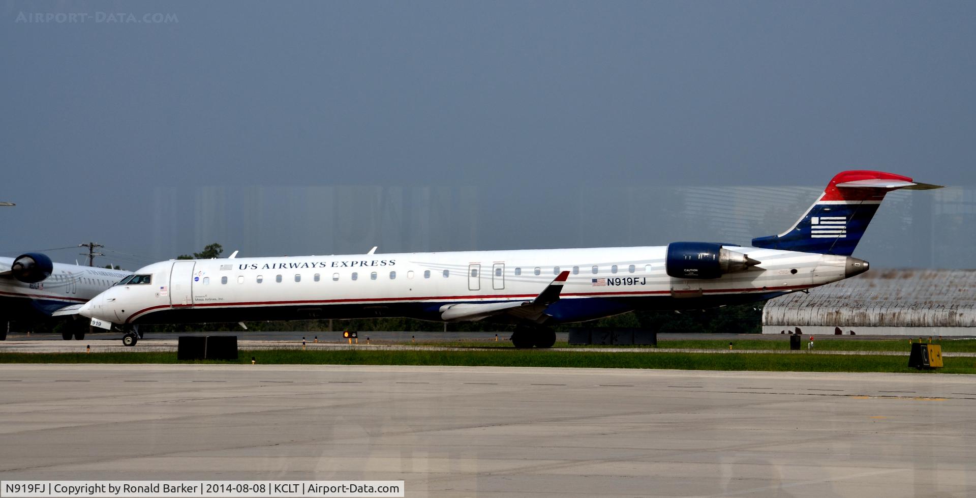 N919FJ, 2004 Bombardier CRJ-900ER (CL-600-2D24) C/N 15019, Taxi CLT