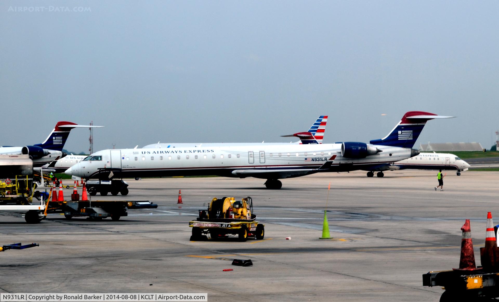 N931LR, 2005 Bombardier CRJ-900ER (CL-600-2D24) C/N 15031, Taxi CLT