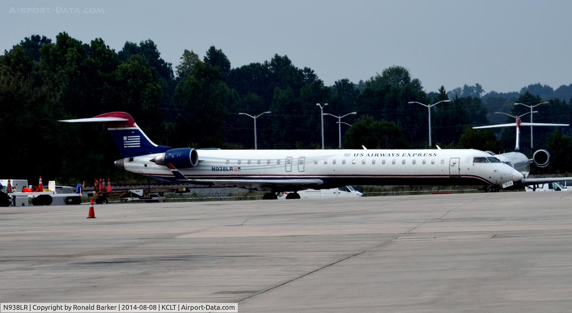 N938LR, 2005 Bombardier CRJ-900ER (CL-600-2D24) C/N 15038, Taxi CLT