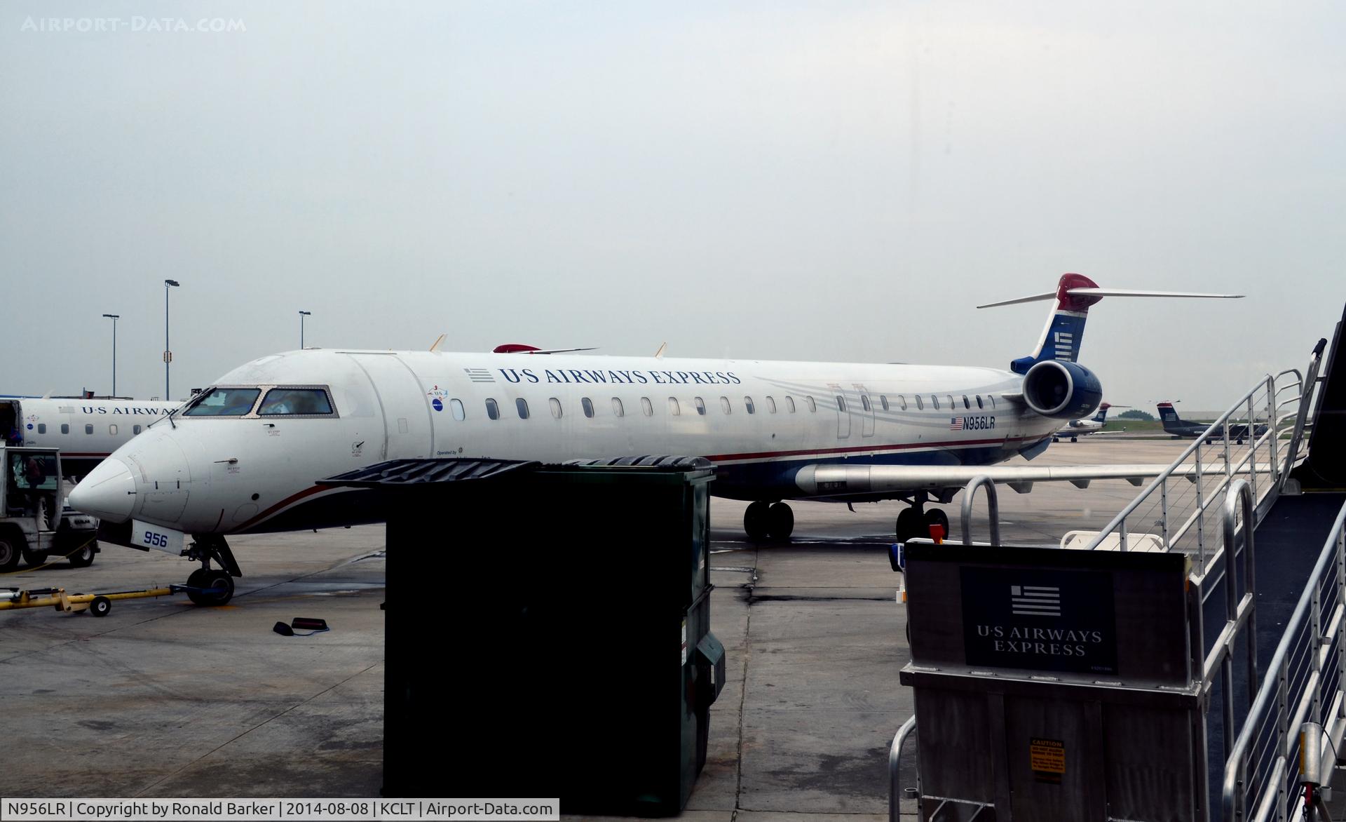 N956LR, 2005 Bombardier CRJ-900ER (CL-600-2D24) C/N 15056, At the gate CLT