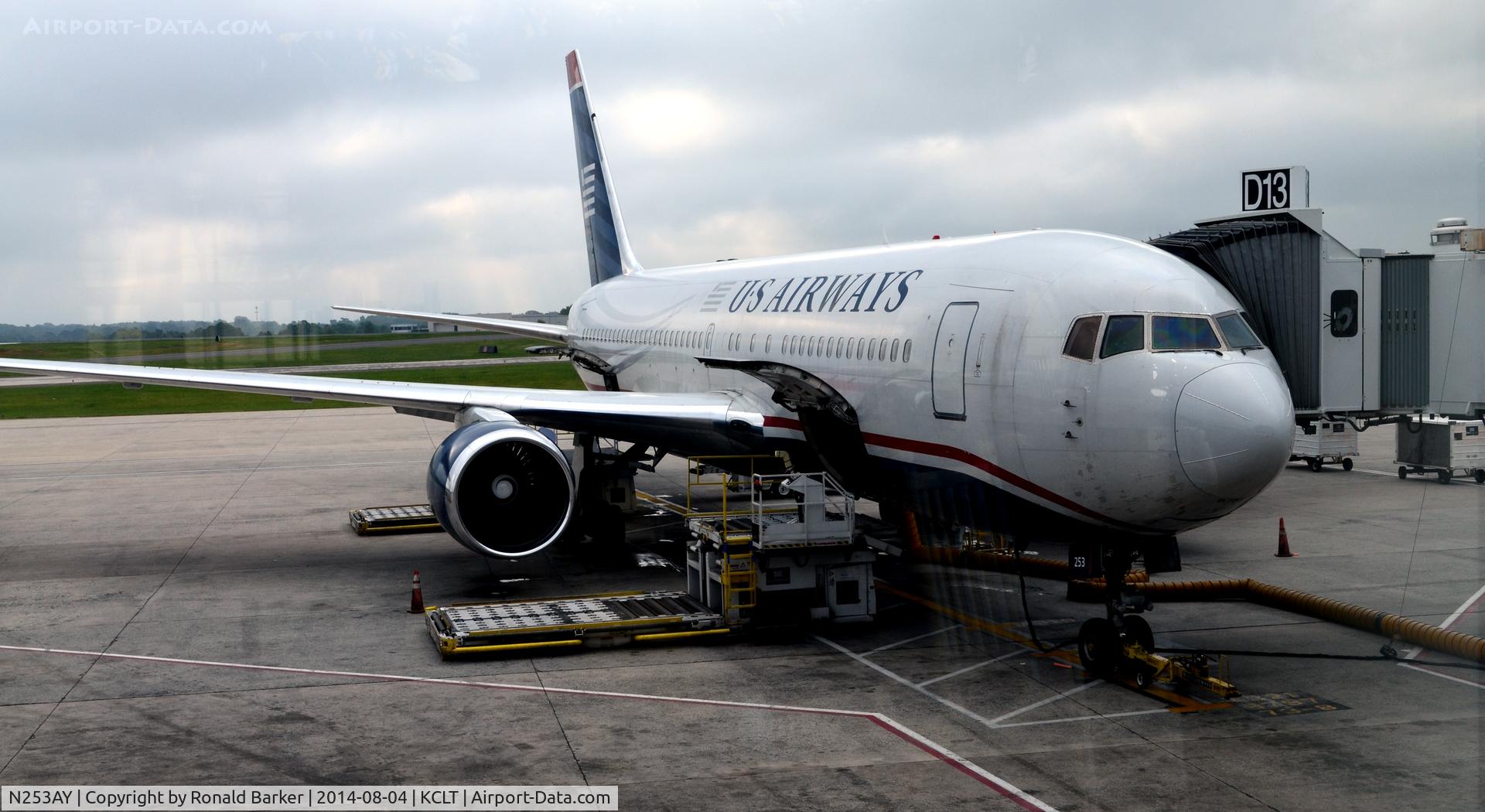 N253AY, 1990 Boeing 767-2B7 C/N 24894, Gate E13 CLT