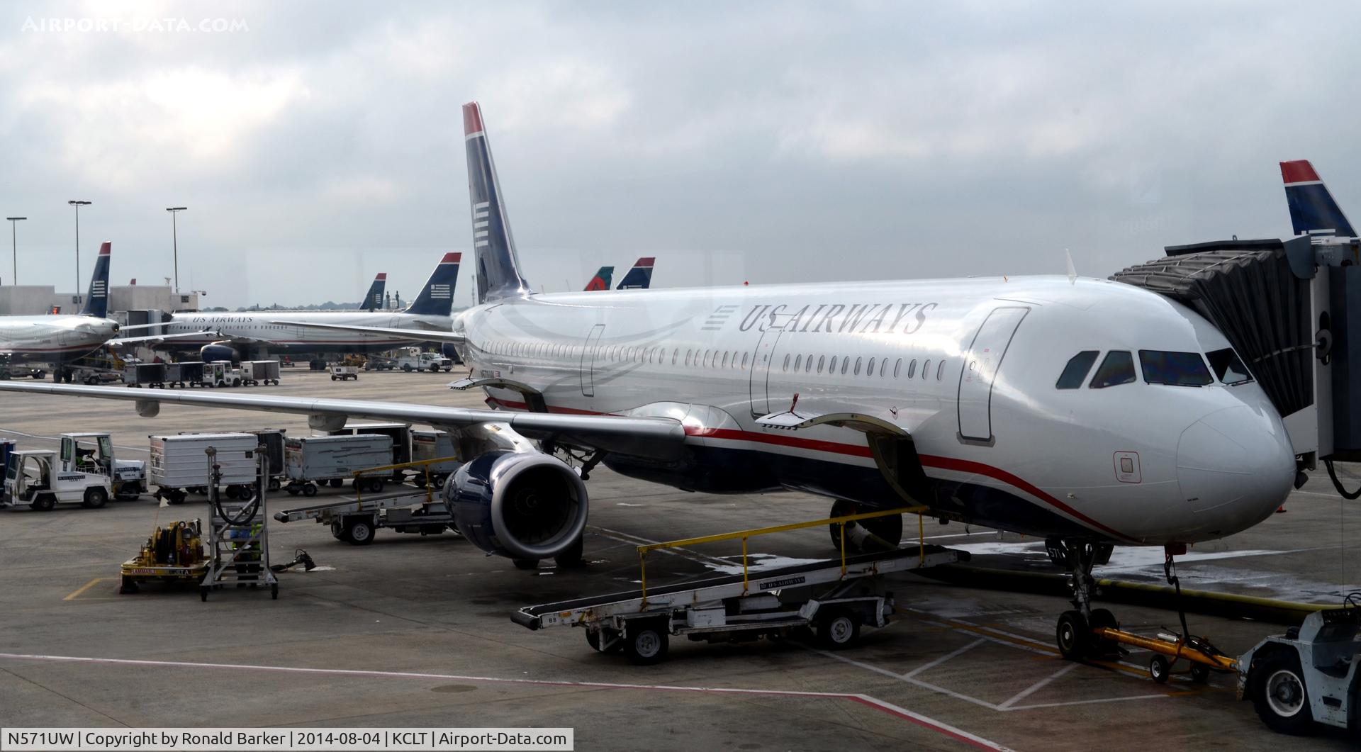 N571UW, 2013 Airbus A321-231 C/N 5800, At the gate CLT