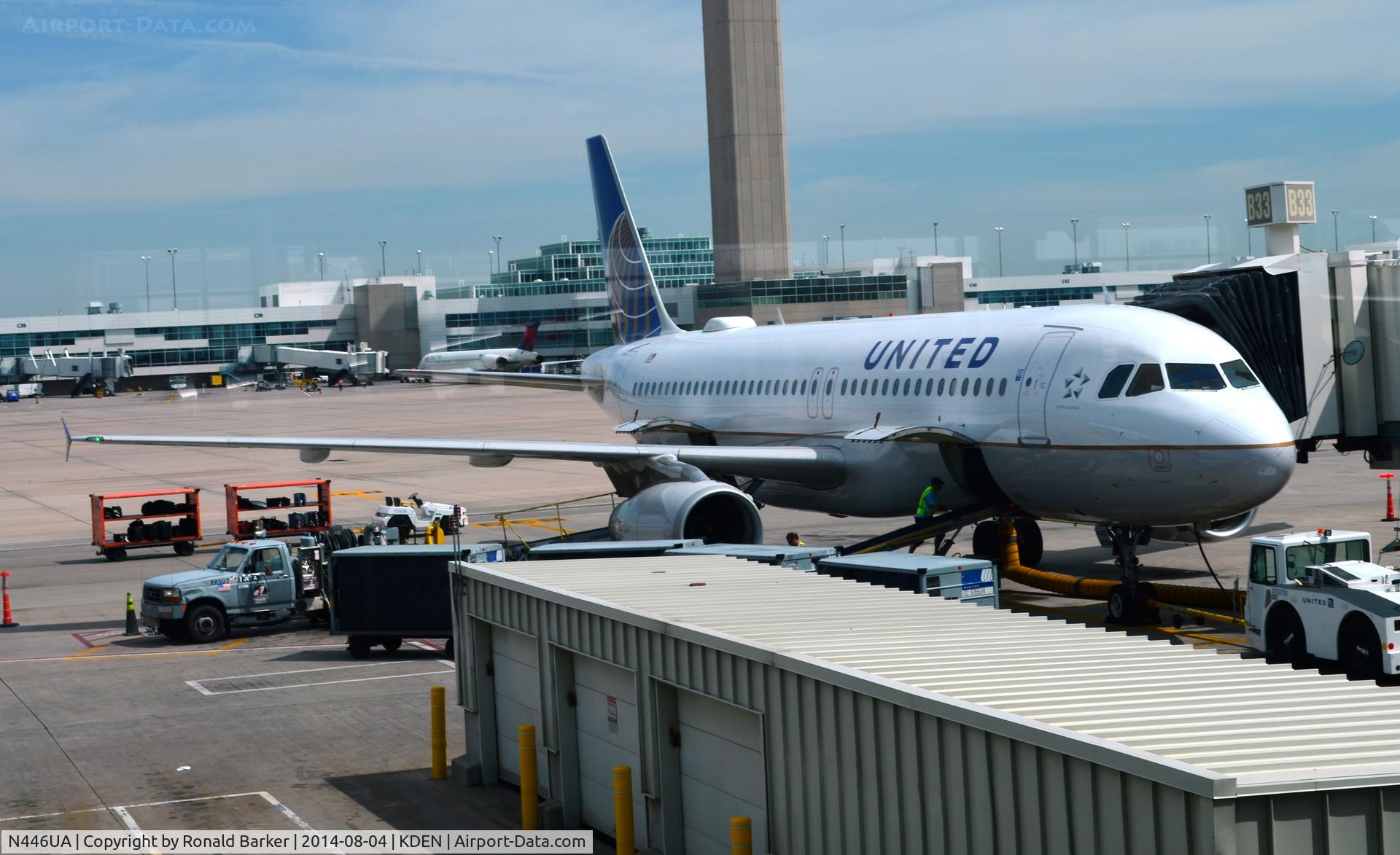 N446UA, 1998 Airbus A320-232 C/N 834, Gate B33 DEN