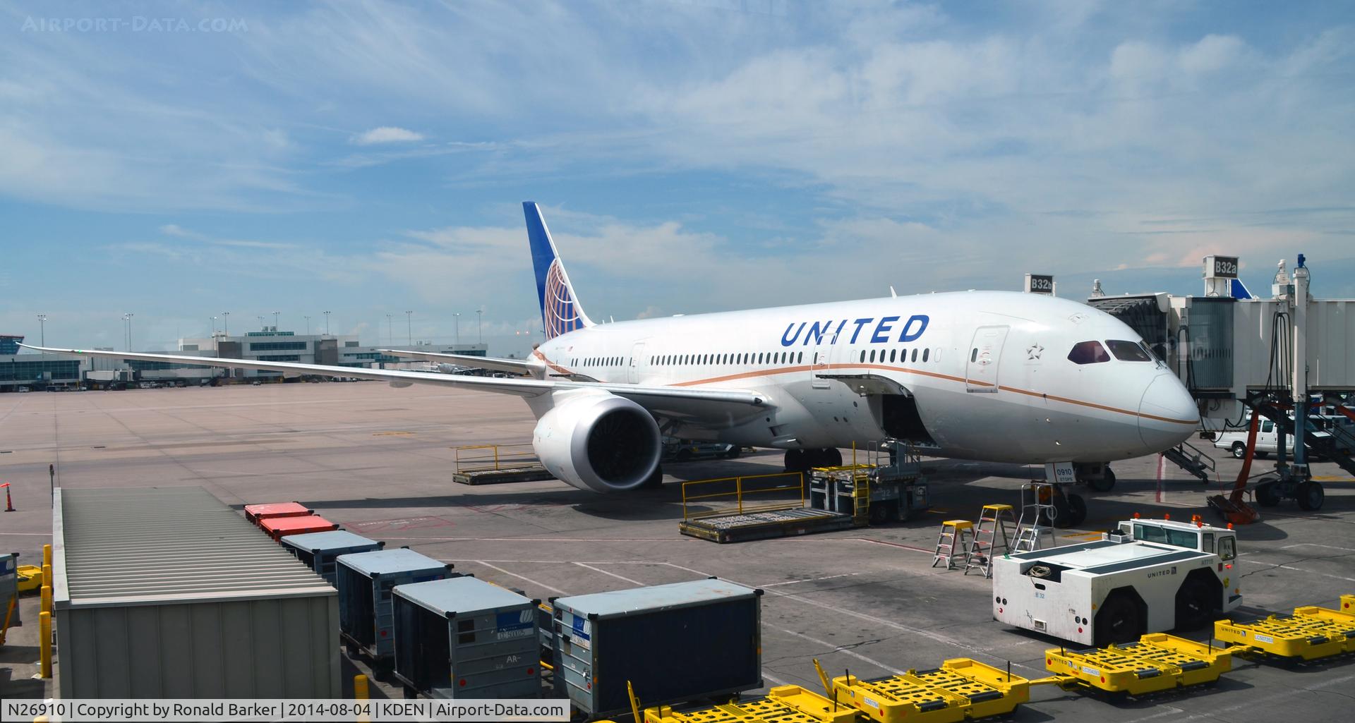 N26910, 2014 Boeing 787-8 Dreamliner C/N 34826, Gate B32 Denver