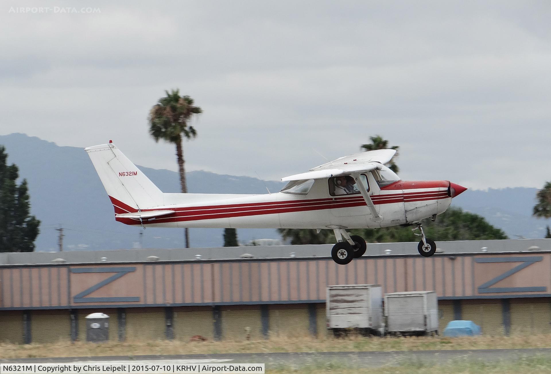 N6321M, 1980 Cessna 152 C/N 15284671, Nice Air's 1980 Cessna 152 departing on runway 31R  at Reid Hillview Airport, CA.
