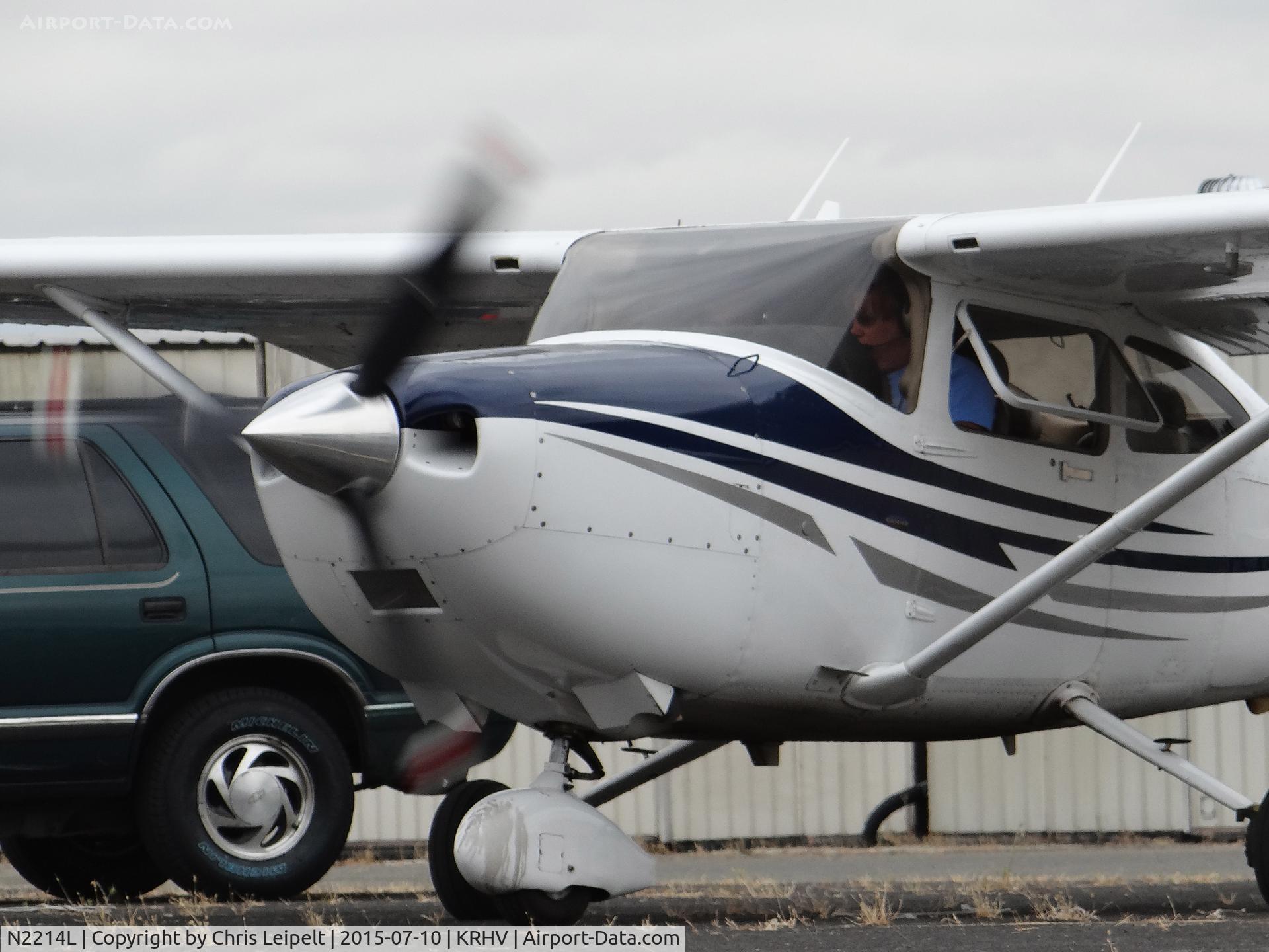 N2214L, 2005 Cessna 182T Skylane C/N 18281718, A locally based 2005 Cessna 182T getting ready to taxi out for departure at Reid Hillview Airport, CA.