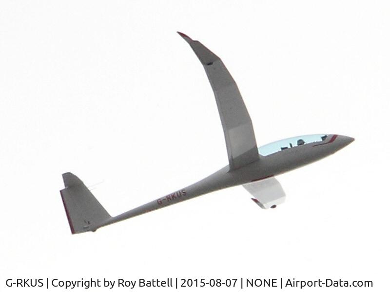 G-RKUS, 2014 Schempp-Hirth Arcus T C/N 52, Glider with unusual curved wings riding a thermal with several 
others right over our 2 acre wildlife reserve.
Main wildlife web site is http://www.moorhen.me.uk
Minor aircraft web site shown below.