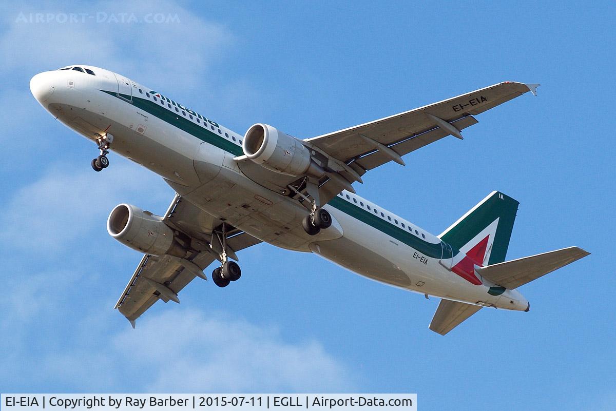 EI-EIA, 2010 Airbus A320-216 C/N 4195, Airbus A320-216 [4195] (Alitalia) Home~G 11/07/2015. On approach 27R