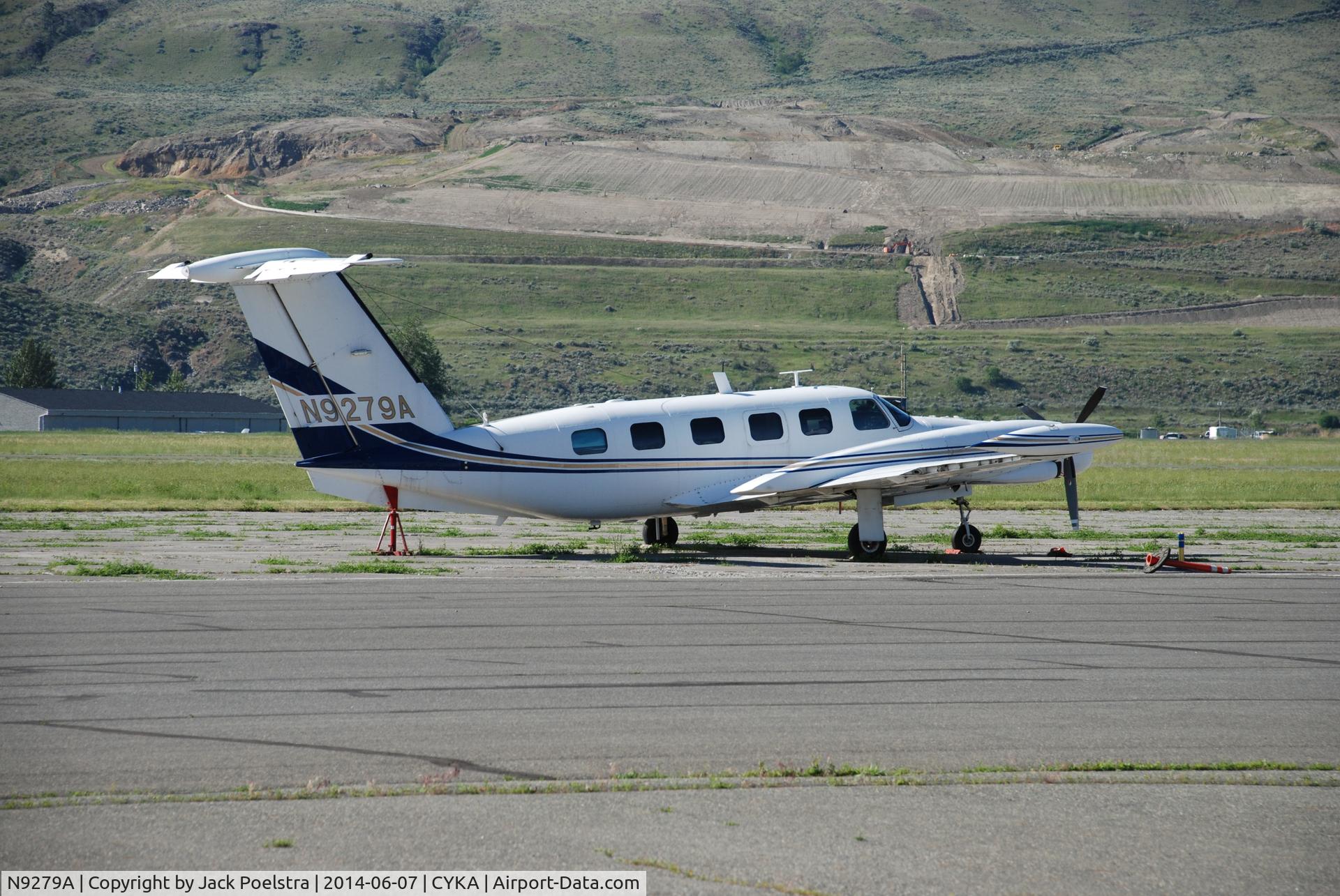 N9279A, 1986 Piper PA-42-720R Cheyenne IIIA C/N 42-5501036, PA-42 at Kamloops airport BC