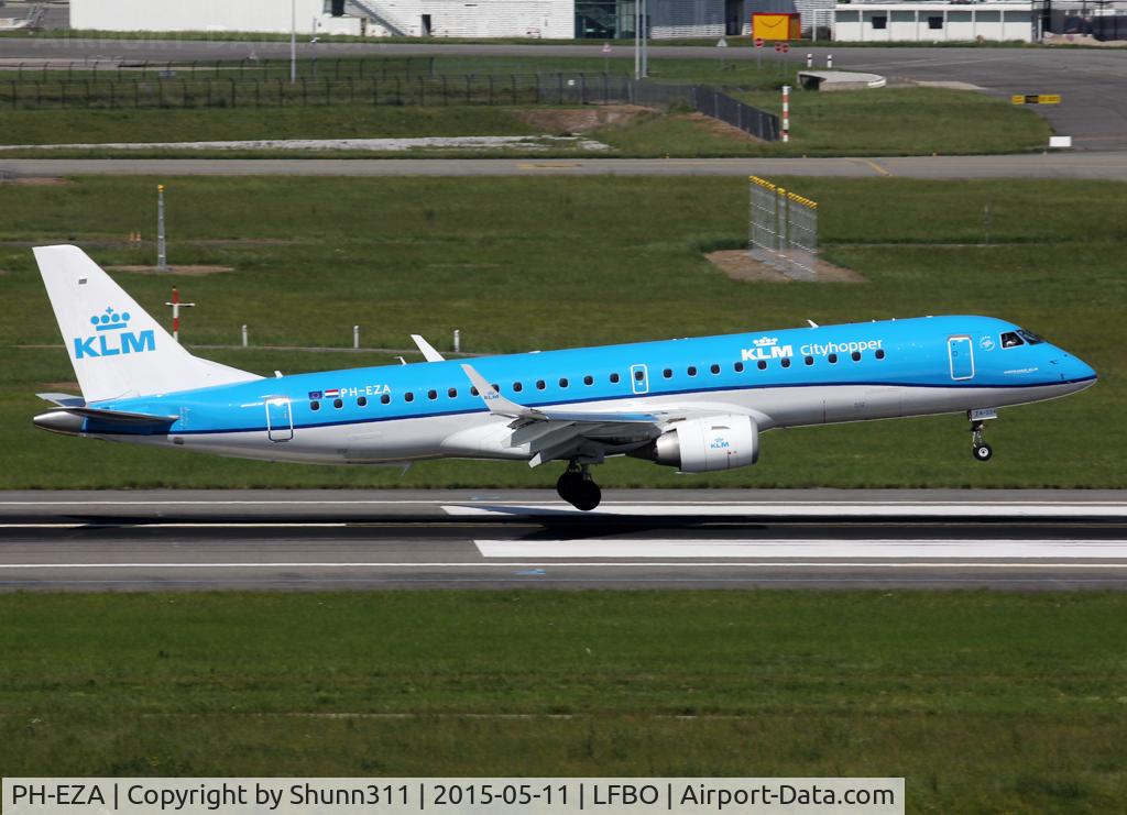 PH-EZA, 2008 Embraer 190LR (ERJ-190-100LR) C/N 19000224, Landing rwy 14R in new c/s