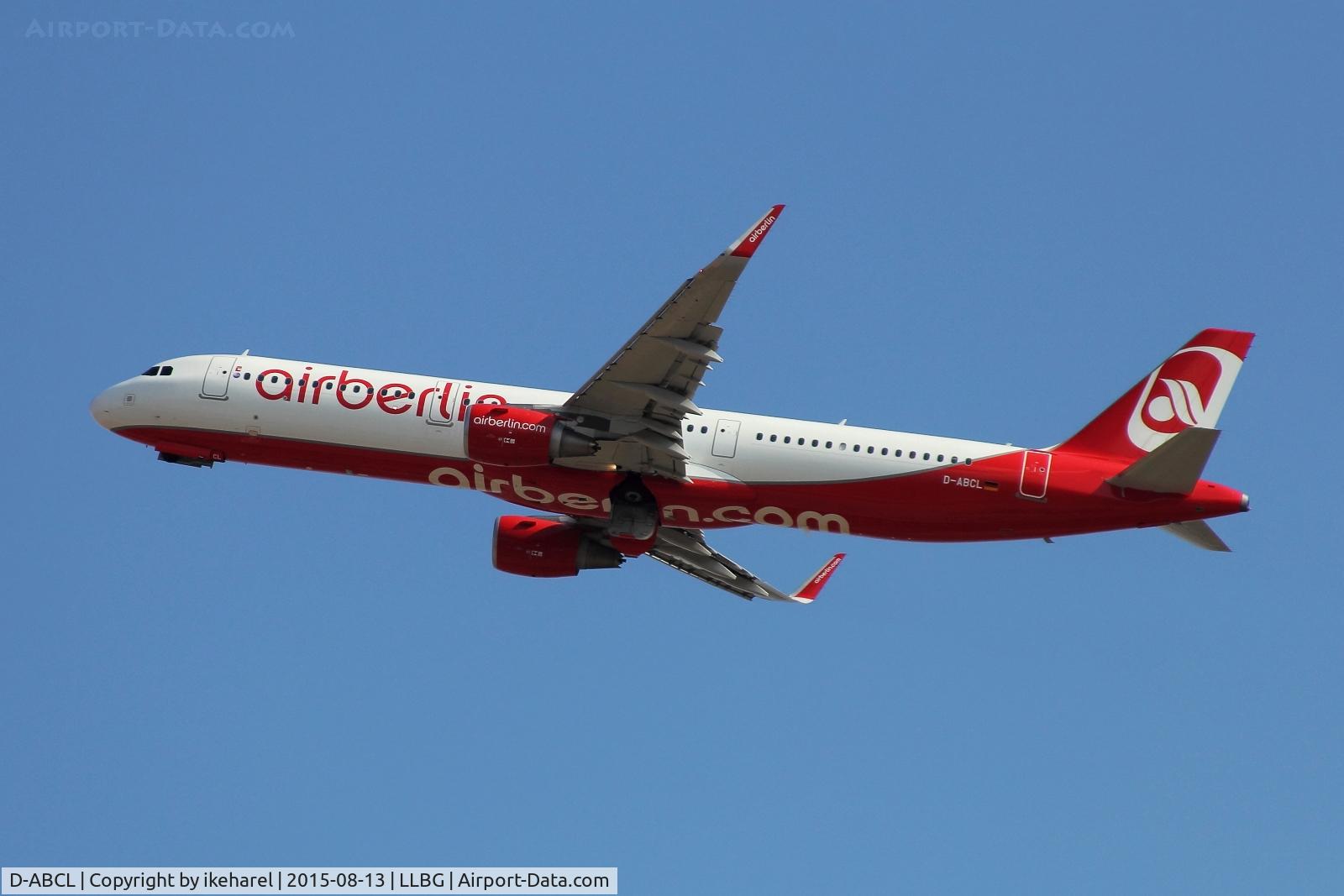 D-ABCL, 2014 Airbus A321-211 C/N 6168, A morning T/O runway 26, fly to Berlin.