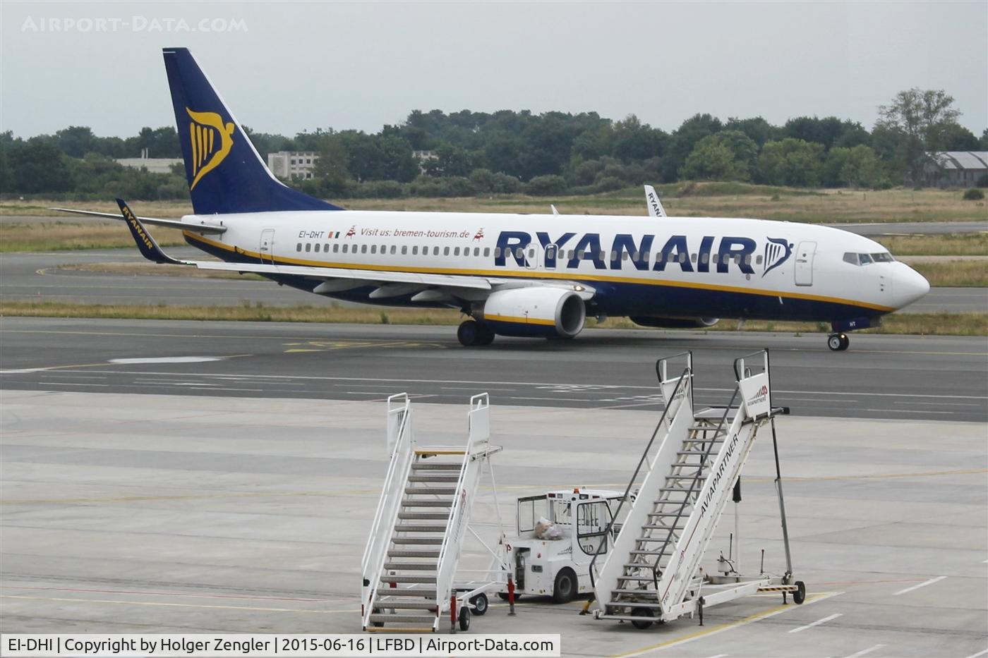 EI-DHI, 2005 Boeing 737-8AS C/N 33818, Departing for a jump over the Alps to CIA......