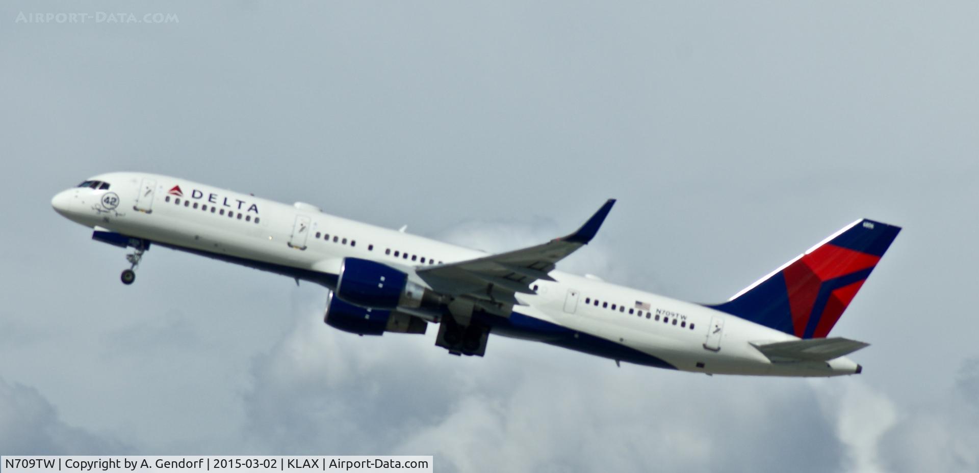 N709TW, 1997 Boeing 757-2Q8 C/N 28168, Delta Airlines (