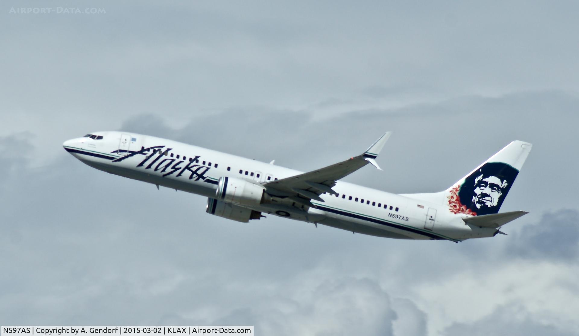 N597AS, 2008 Boeing 737-890 C/N 35689, Alaska Airlines, is here climbing out at Los Angeles Int'l(KLAX)