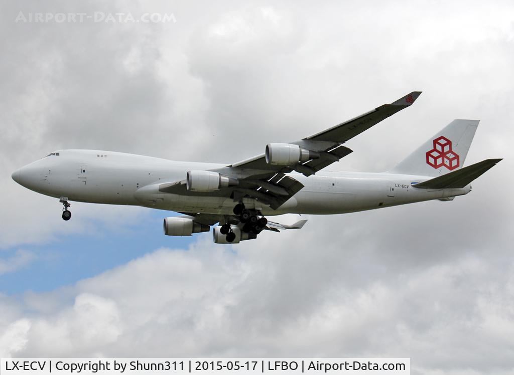 LX-ECV, 2009 Boeing 747-4HQF C/N 37303, Landing rwy 32L
