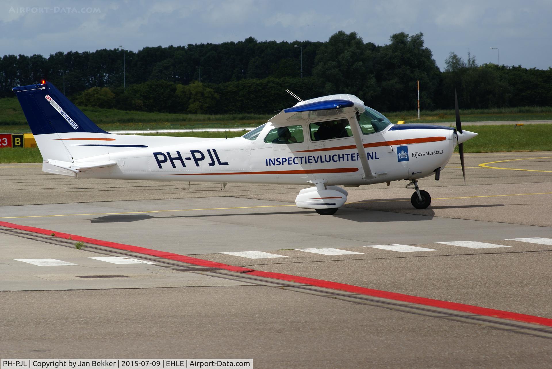 PH-PJL, Cessna 172P C/N 17275586, Lelystad Airport