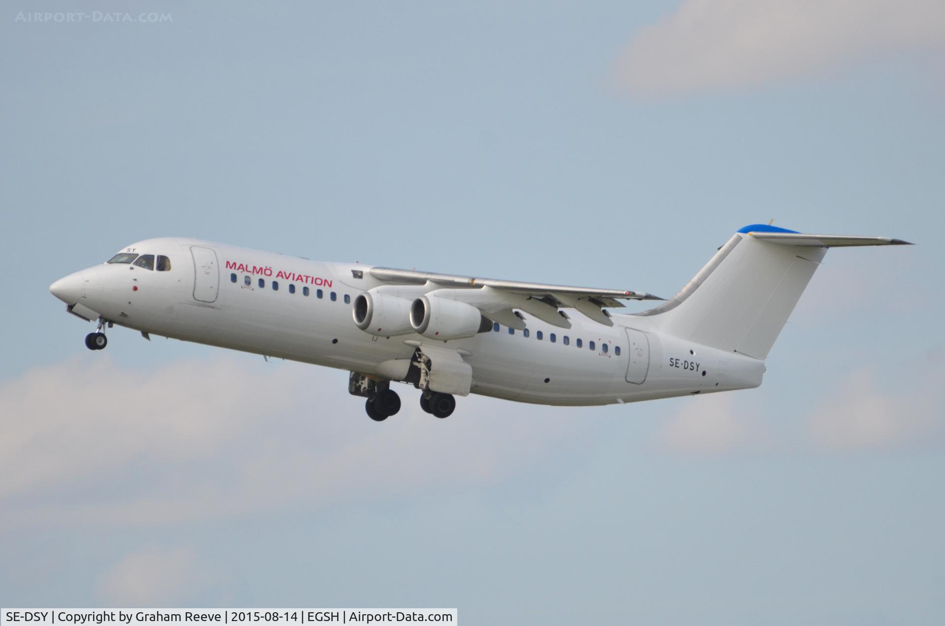 SE-DSY, 1995 British Aerospace Avro 146-RJ100 C/N E3263, Departing from Norwich in a new colour scheme.