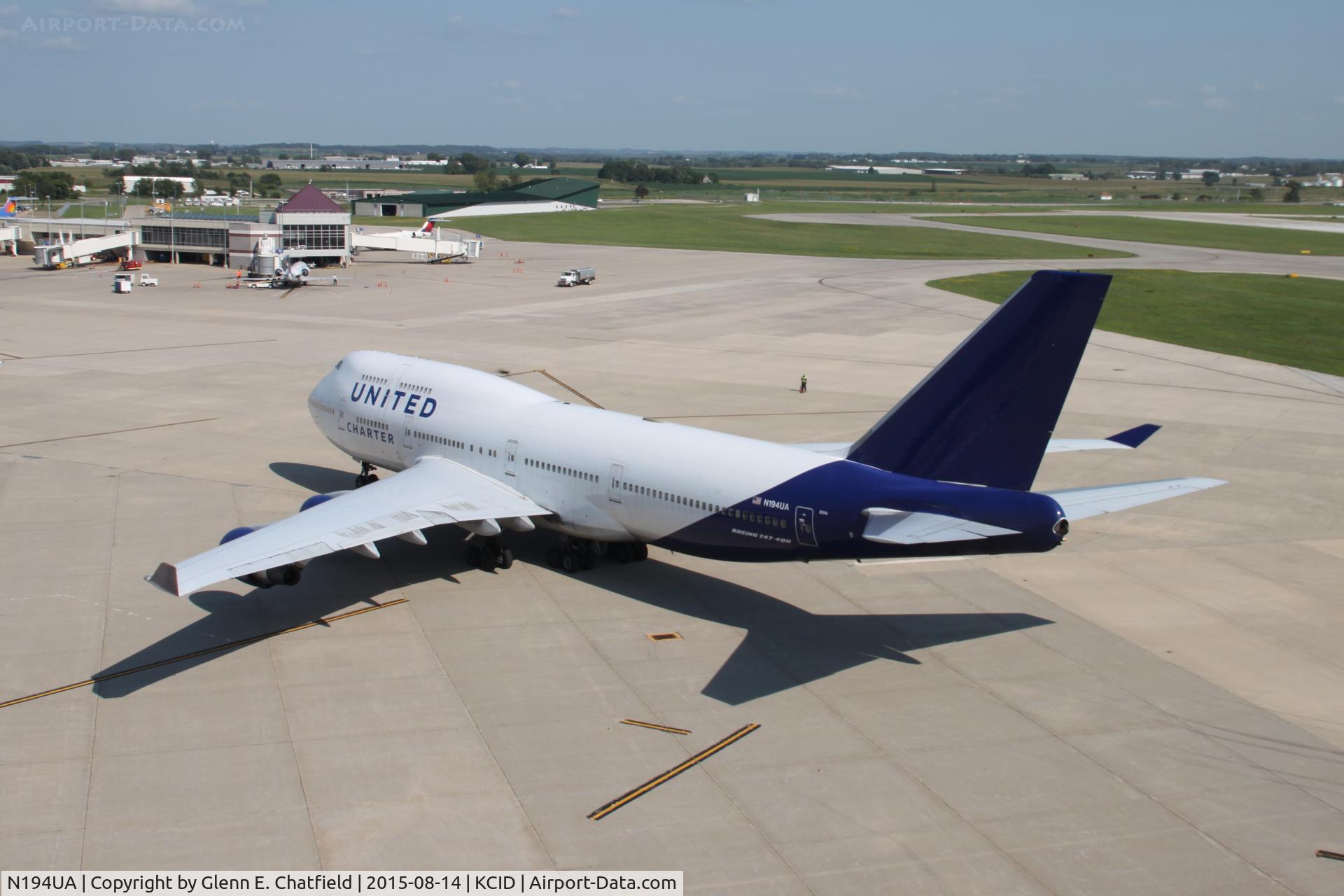 N194UA, 1997 Boeing 747-422 C/N 26892, Arriving Cedar Rapids