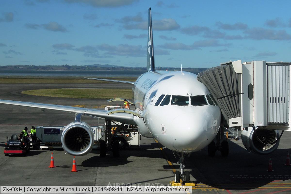 ZK-OXH, 2015 Airbus A320-232 C/N 6471, At Auckland