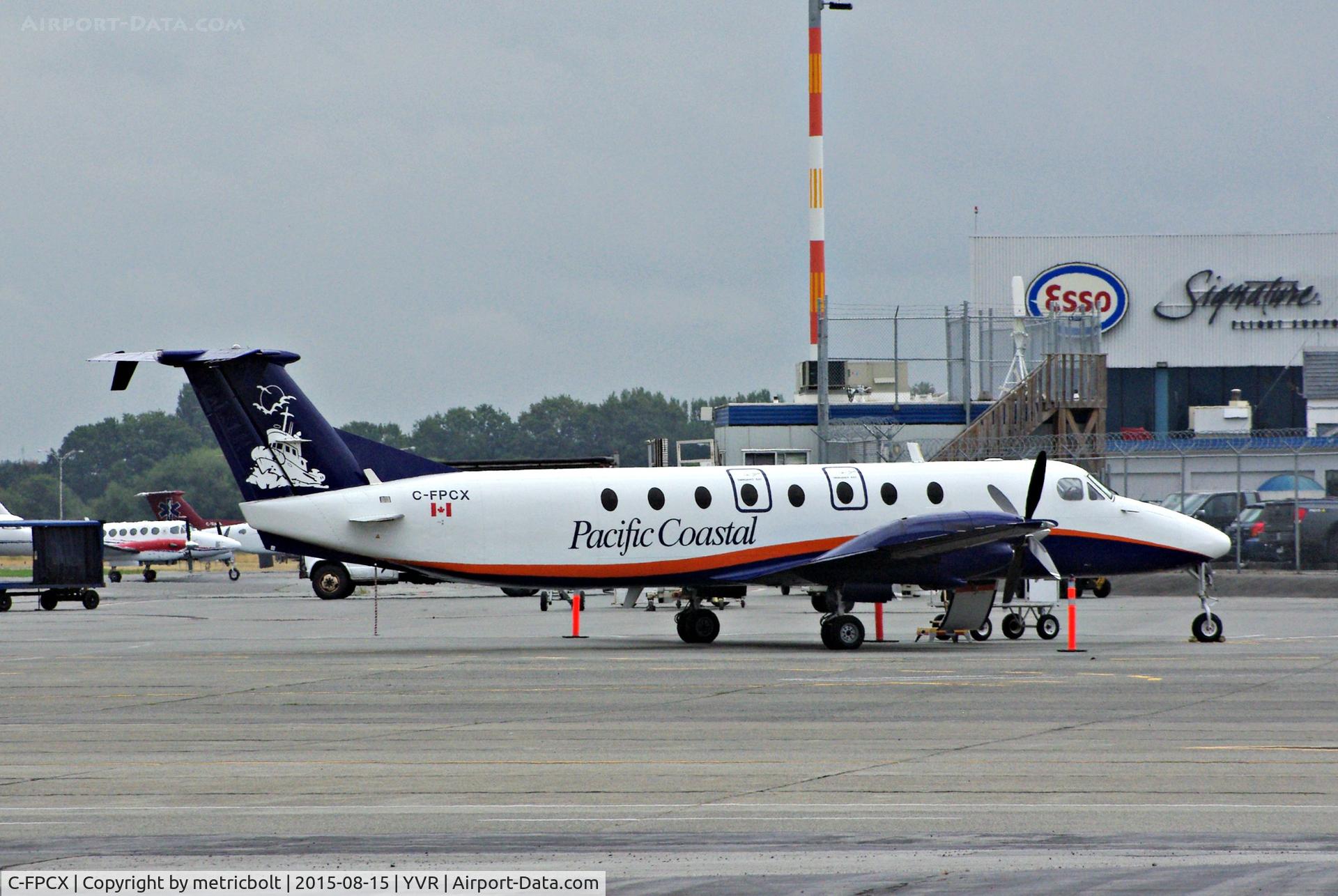 C-FPCX, 1986 Beech 1900C C/N UB-66, YVR South Terminal