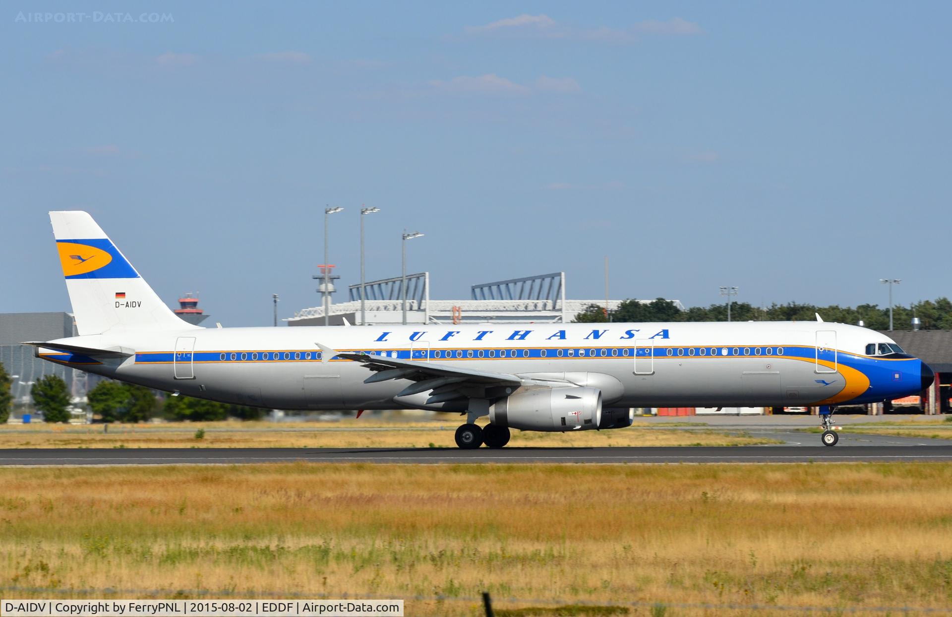 D-AIDV, 2012 Airbus A321-231 C/N 5413, Lufthansa A321 in classic look taking-off.
