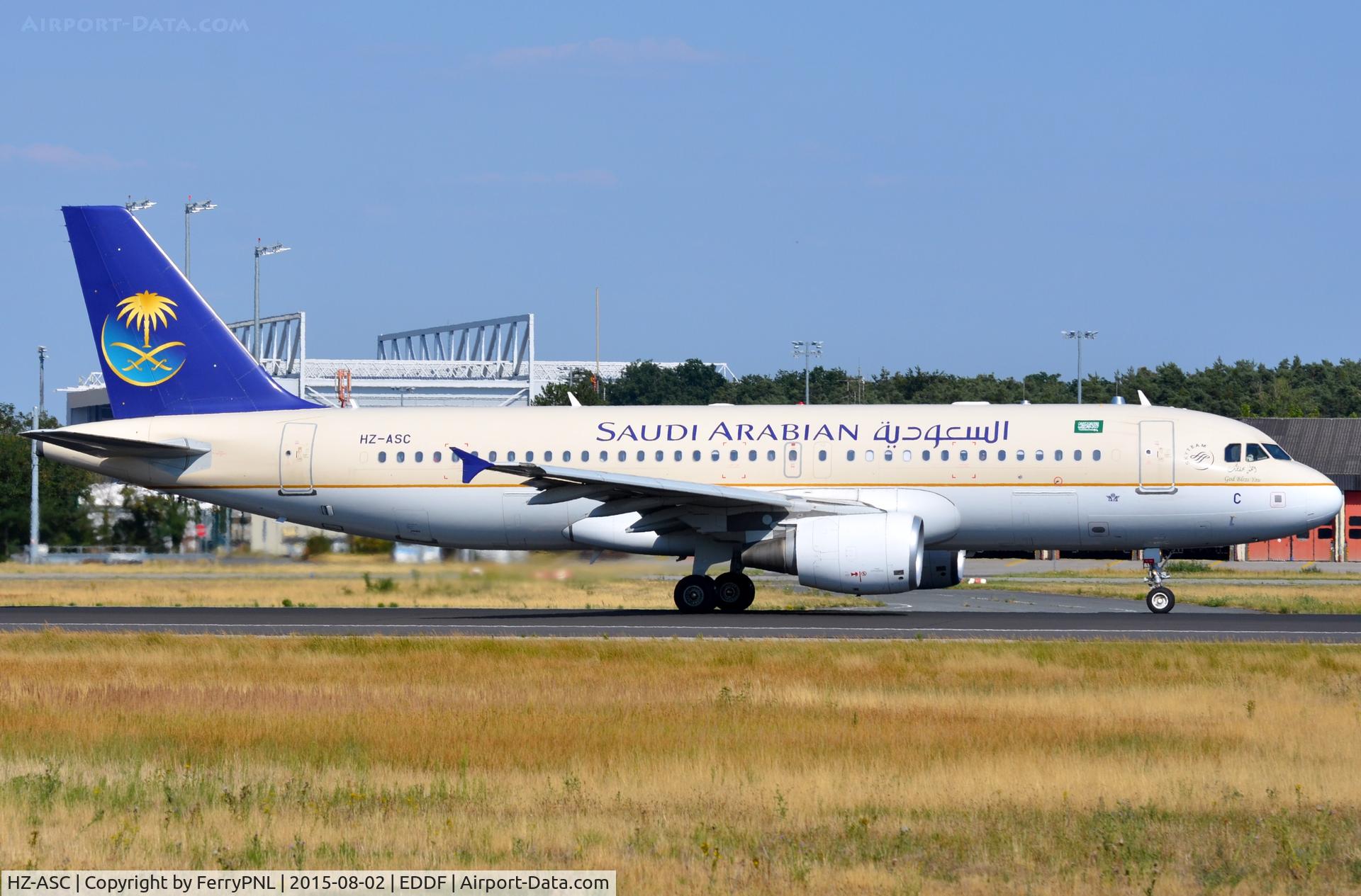 HZ-ASC, 2010 Airbus A320-214 C/N 4337, Saudia A320 starting its departure run