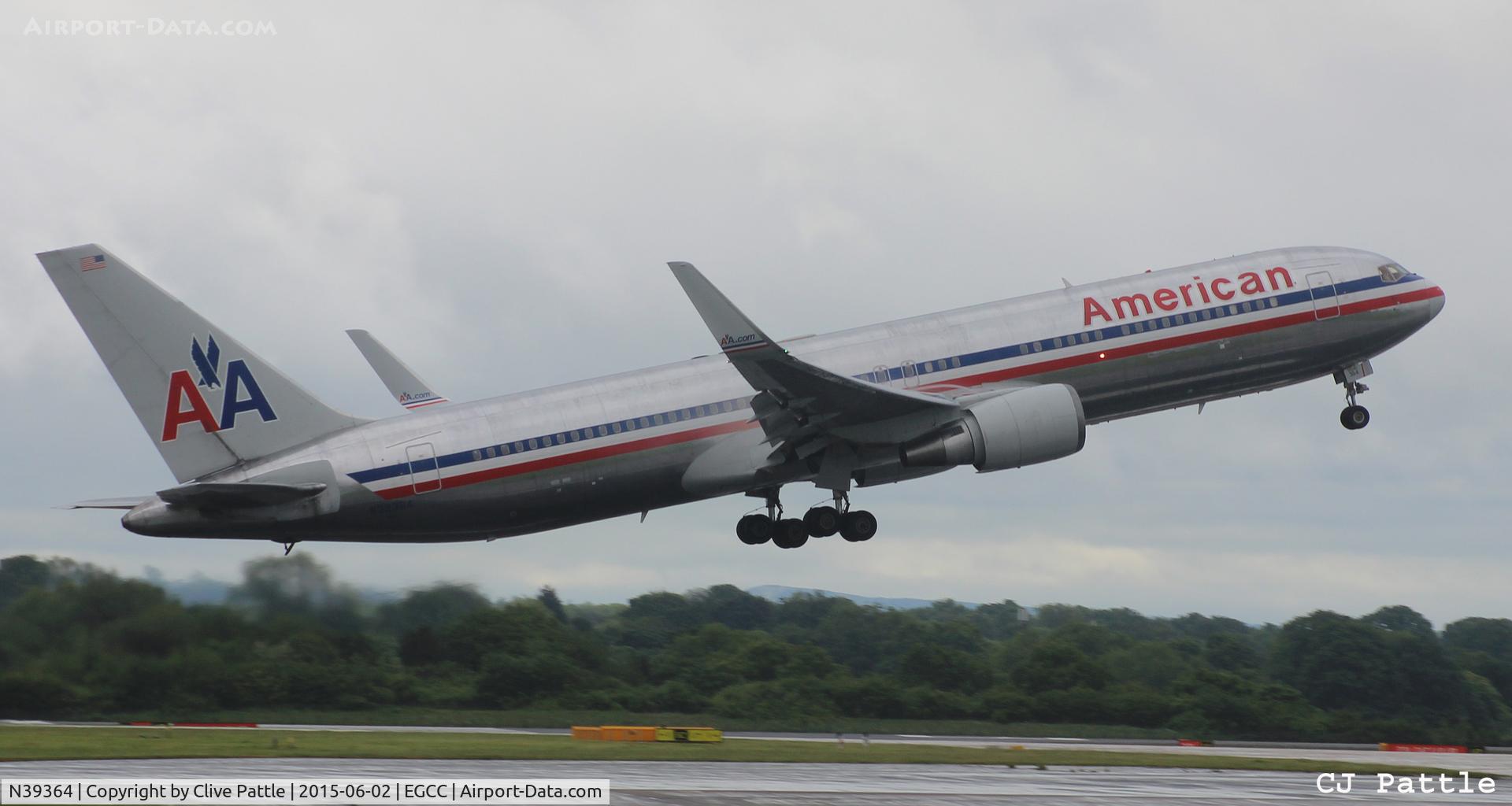 N39364, 1988 Boeing 767-323 C/N 24045, Take off from Manchester Airport EGCC