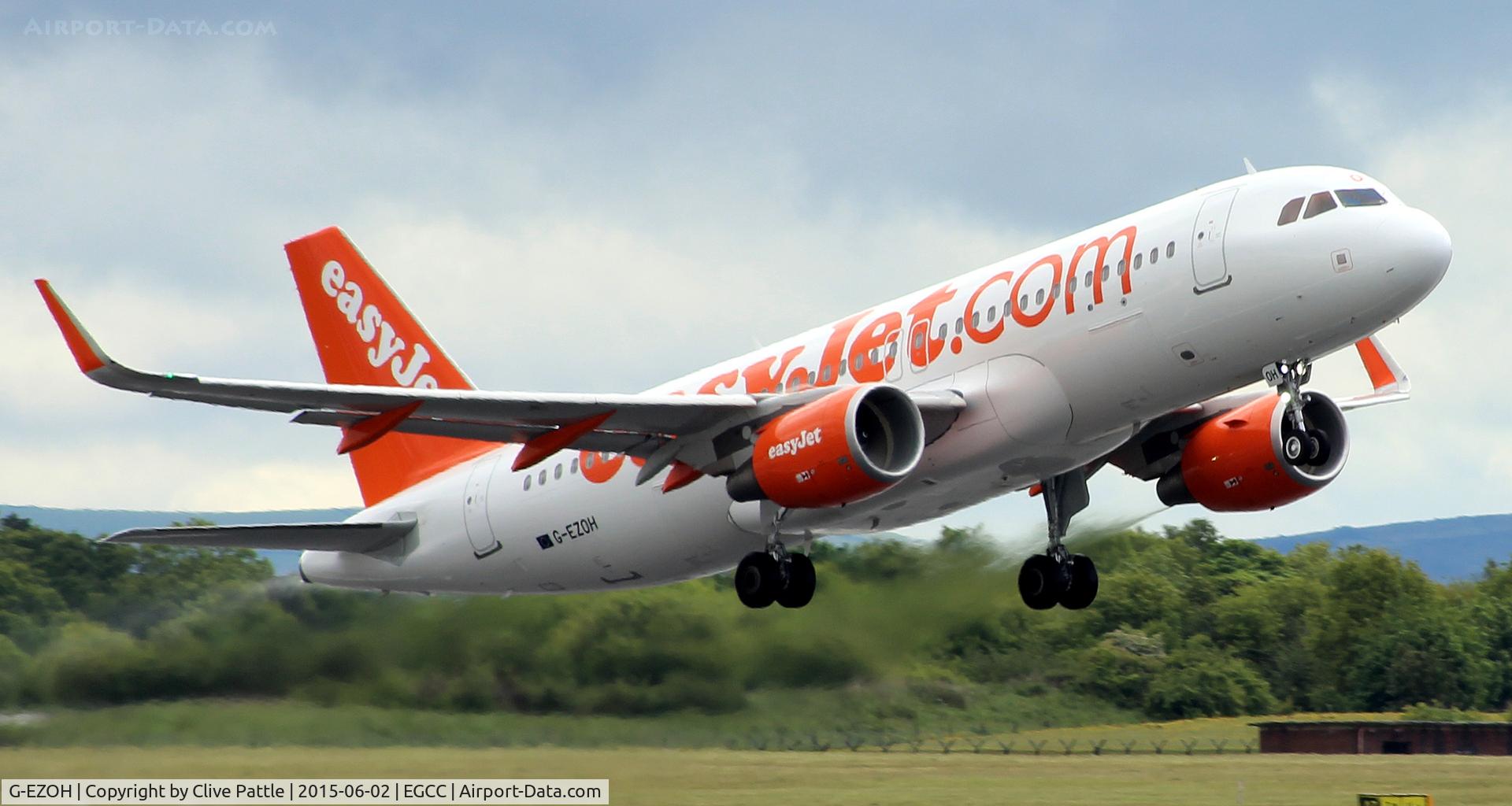 G-EZOH, 2015 Airbus A320-214 C/N 6546, Caught in action at Manchester Airport EGCC