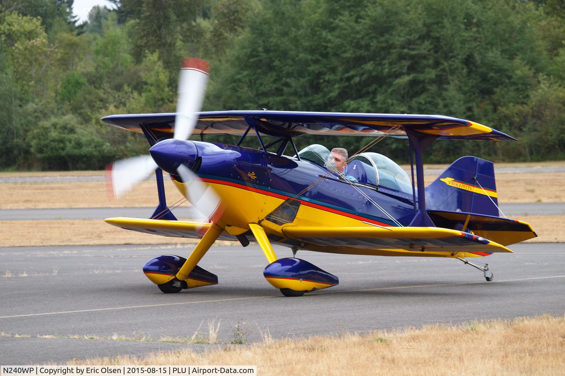 N240WP, 1996 Pitts S-1 Special C/N WP-01, Pitts Special coming taxing in for Cubs and Classics