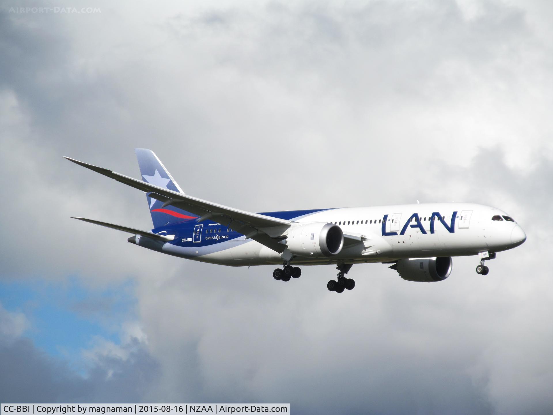 CC-BBI, 2014 Boeing 787-816 Dreamliner Dreamliner C/N 38480, short finals AKL from viewing area