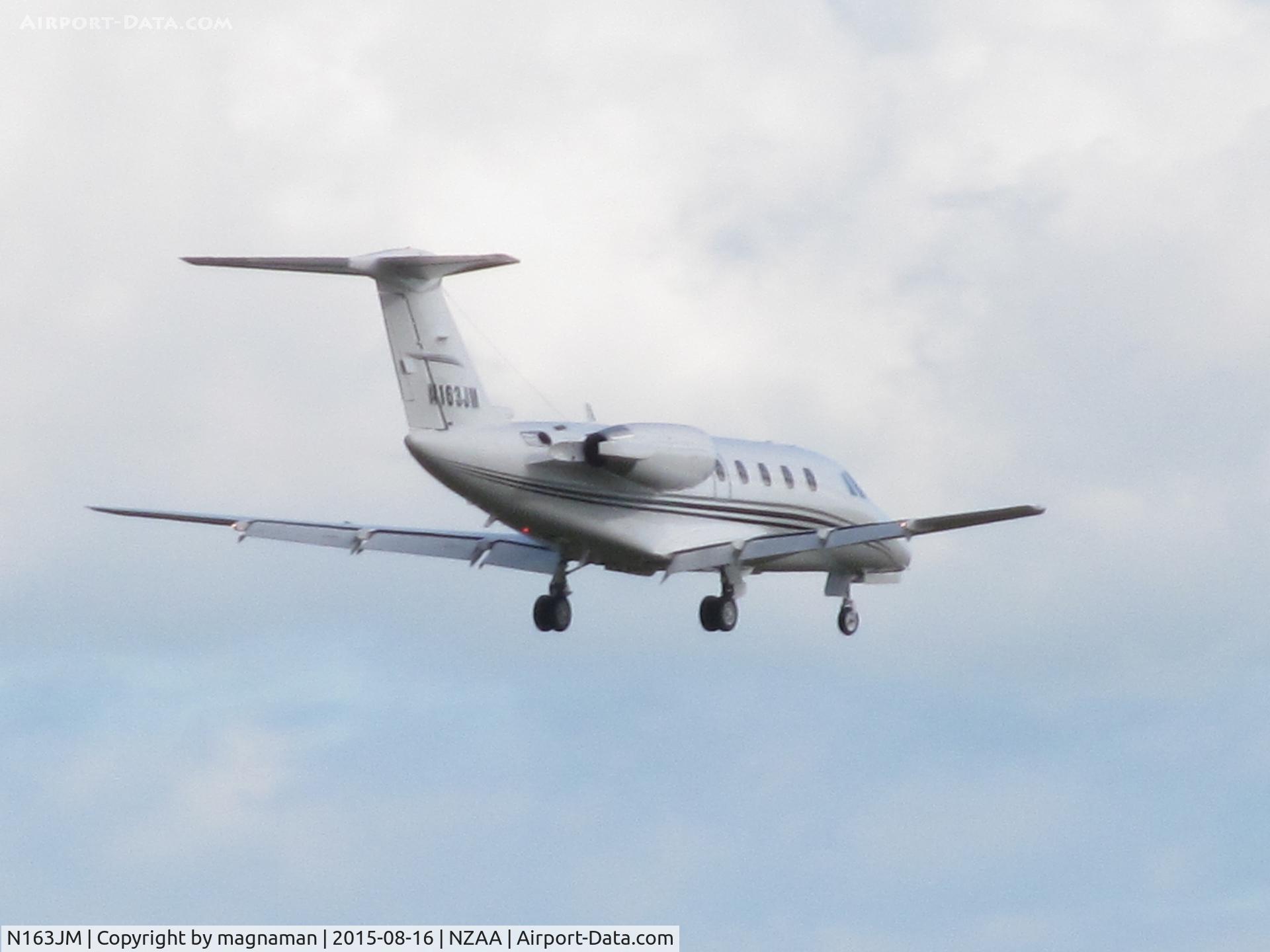 N163JM, 1988 Cessna 650 Citation III C/N 650-0163, over threshold