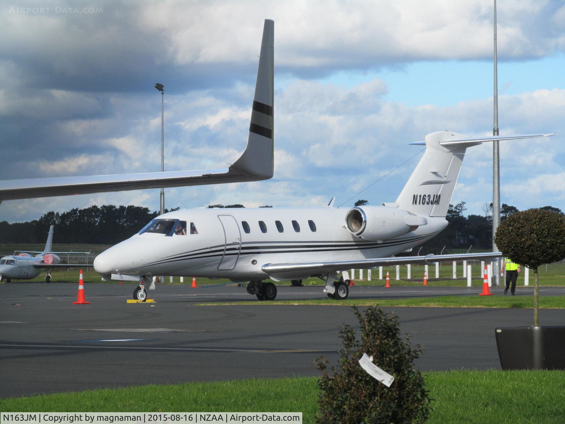 N163JM, 1988 Cessna 650 Citation III C/N 650-0163, parked up