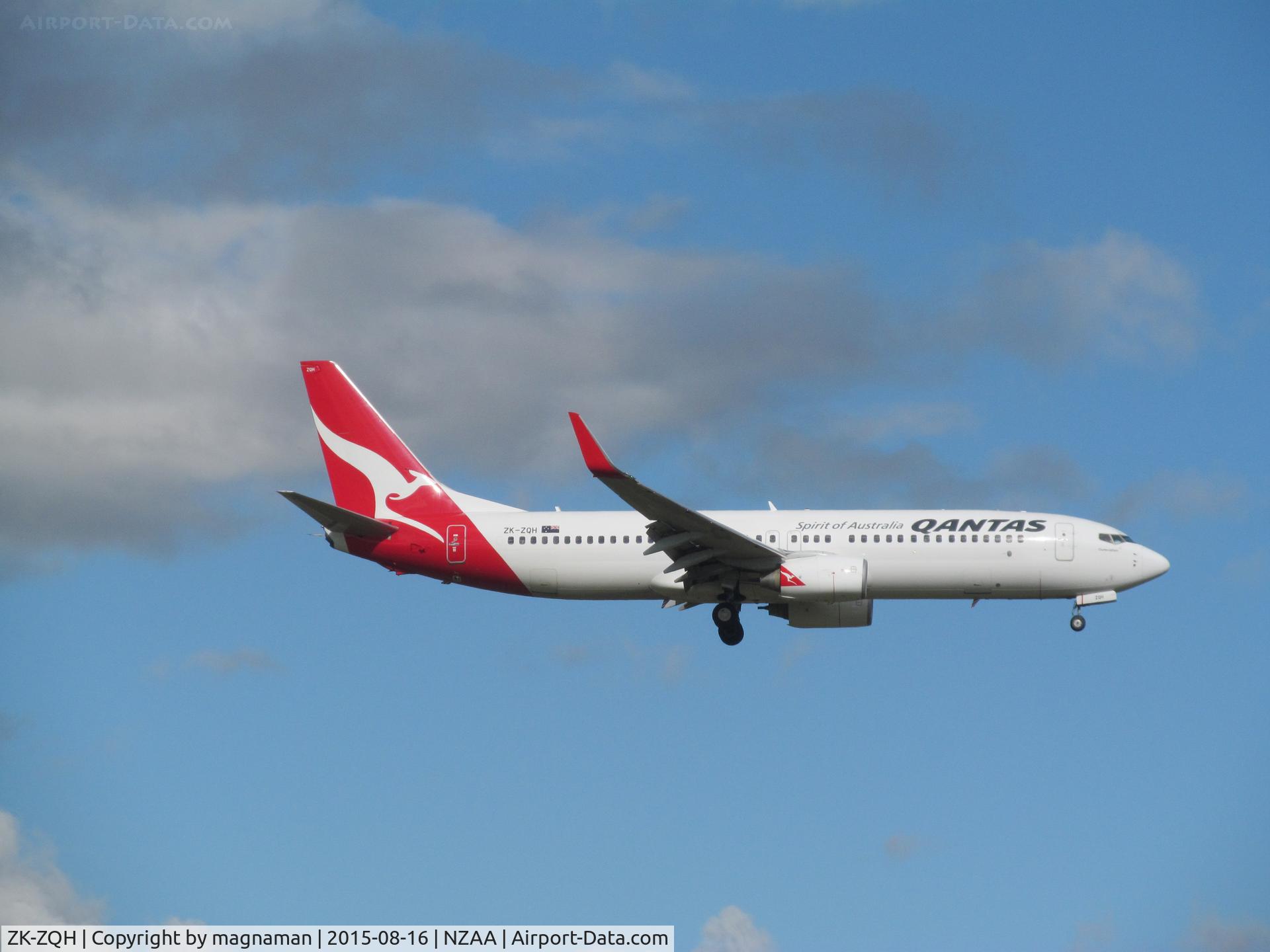 ZK-ZQH, 2011 Boeing 737-838 C/N 39357, finals at AKL
