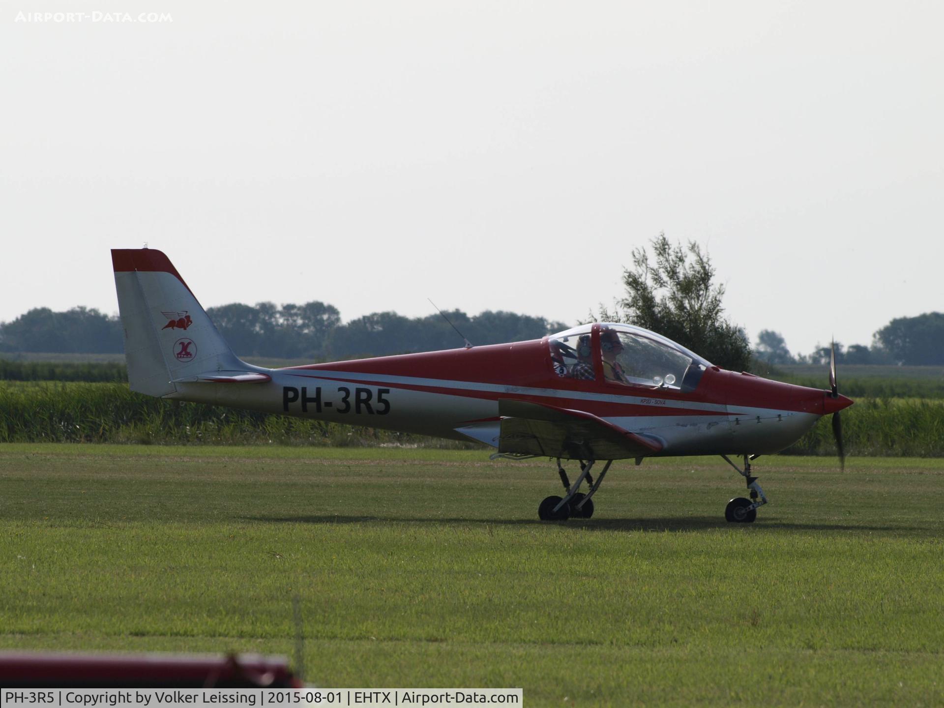 PH-3R5, 2002 Kappa KP-2UR Sova C/N 6677H, landing