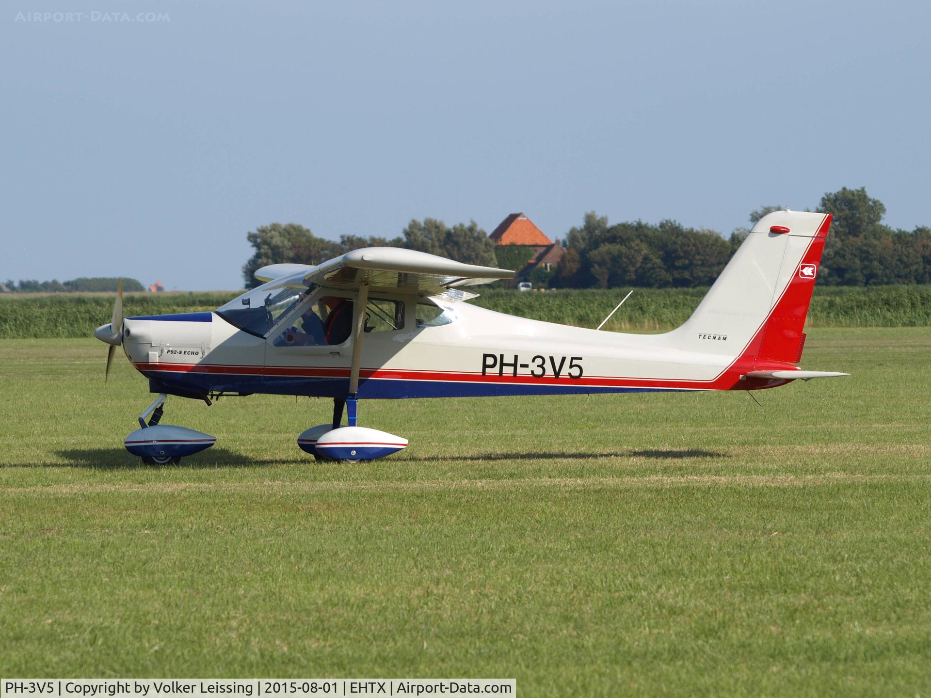 PH-3V5, 2004 Tecnam P-92S Echo C/N 577, taxi to rwy after airshow